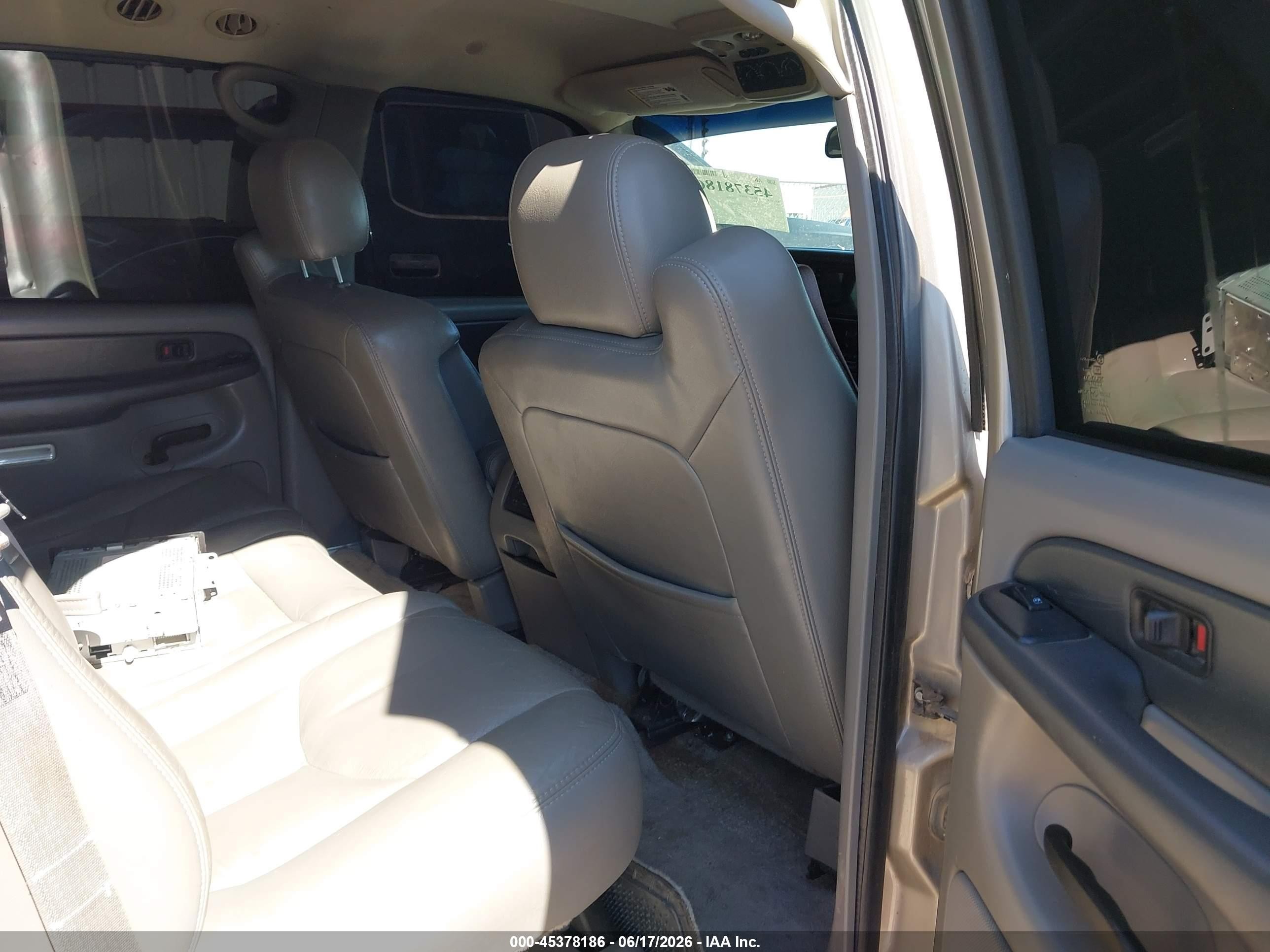 2003 Chevrolet Tahoe Lt Beige vin: 1GNEC13Z03R288378