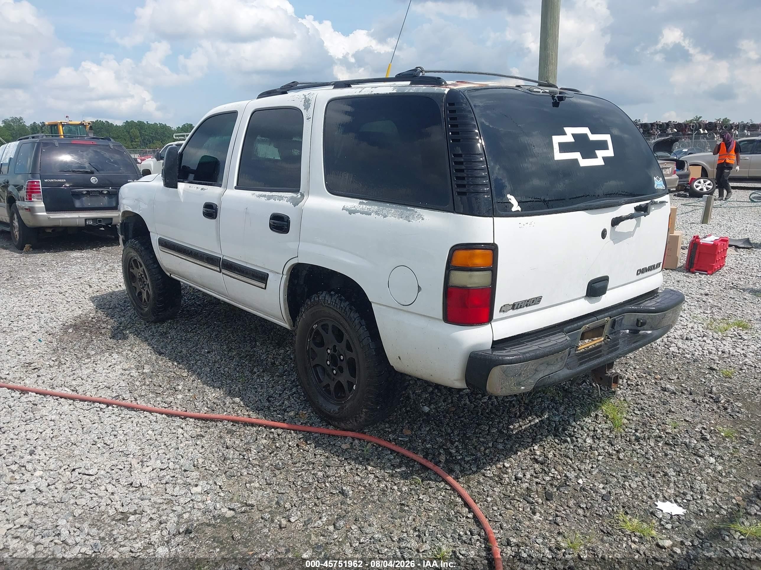 2004 Chevrolet Tahoe Ls White vin: 1GNEC13Z04J197076