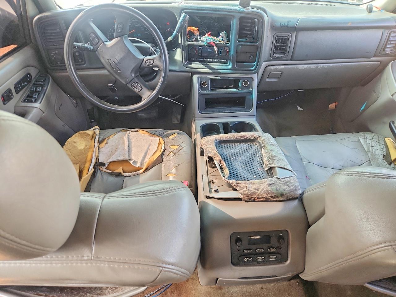 2004 Chevrolet Tahoe C1500 Brown vin: 1GNEC13Z04J321590
