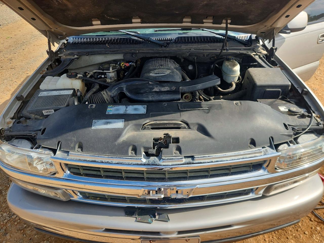 2004 Chevrolet Tahoe C1500 Brown vin: 1GNEC13Z04J321590