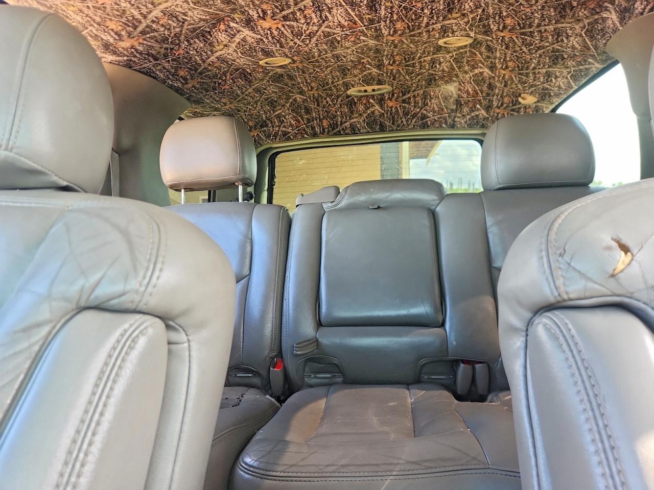 2004 Chevrolet Tahoe C1500 Brown vin: 1GNEC13Z04J321590