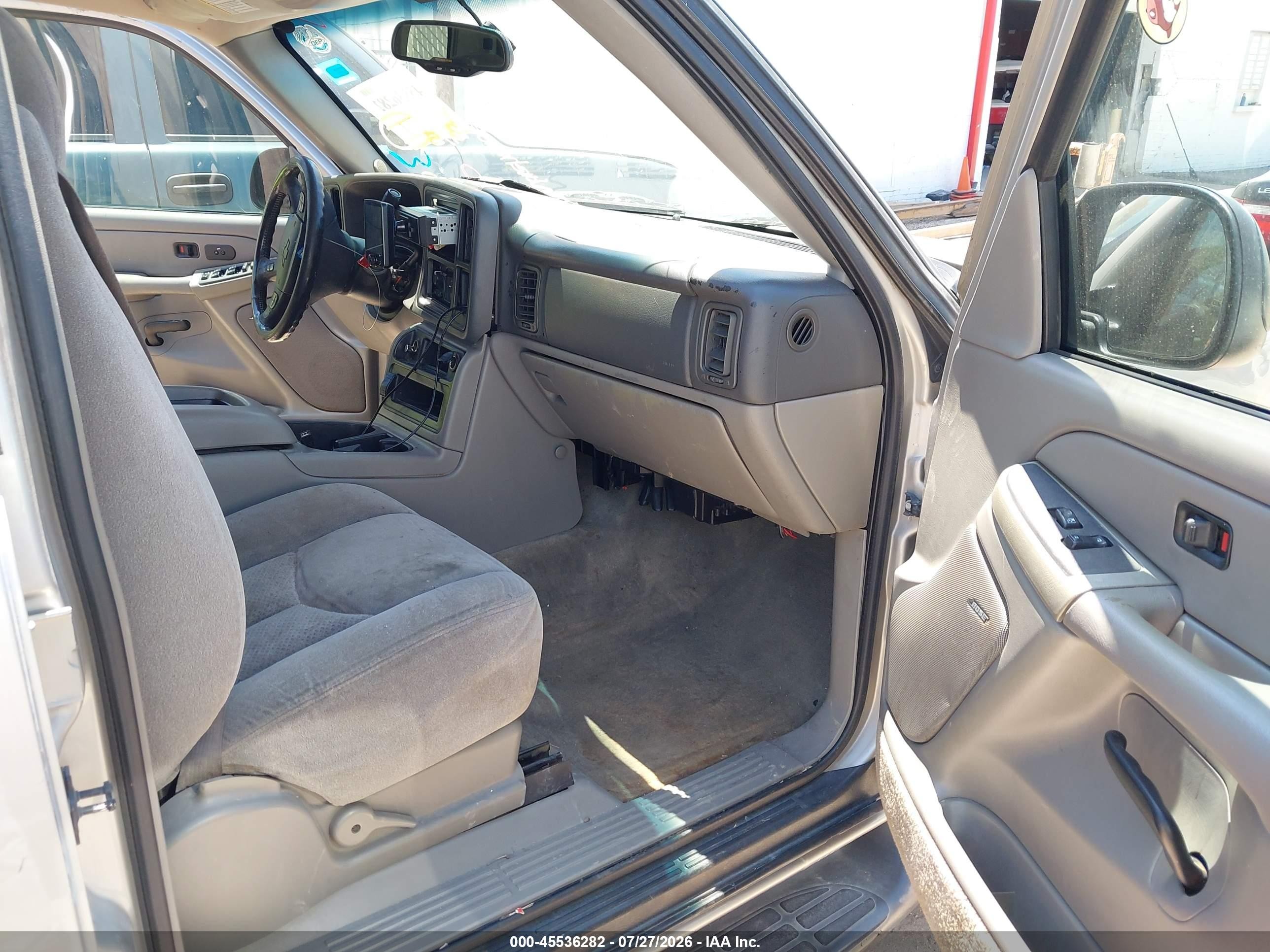 2004 Chevrolet Tahoe Ls Beige vin: 1GNEC13Z04R137252
