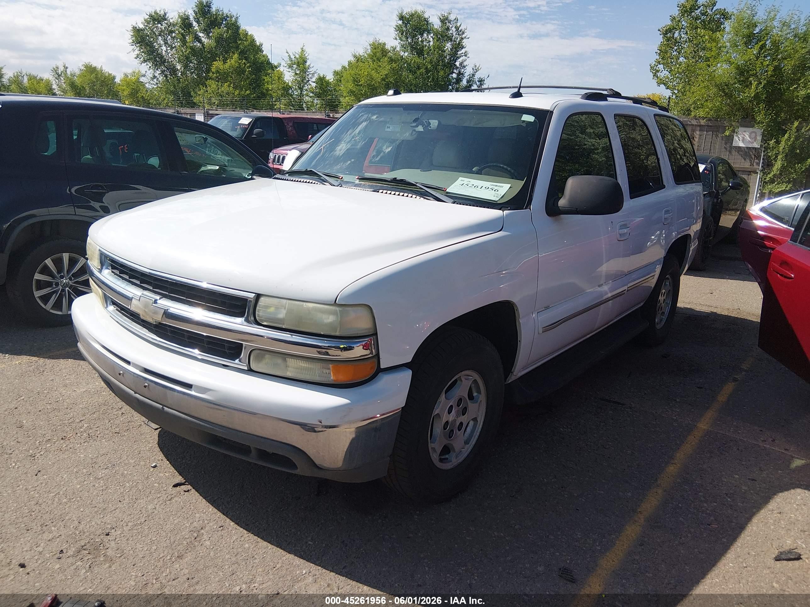 2004 Chevrolet Tahoe Lt Белый vin: 1GNEC13Z04R207199