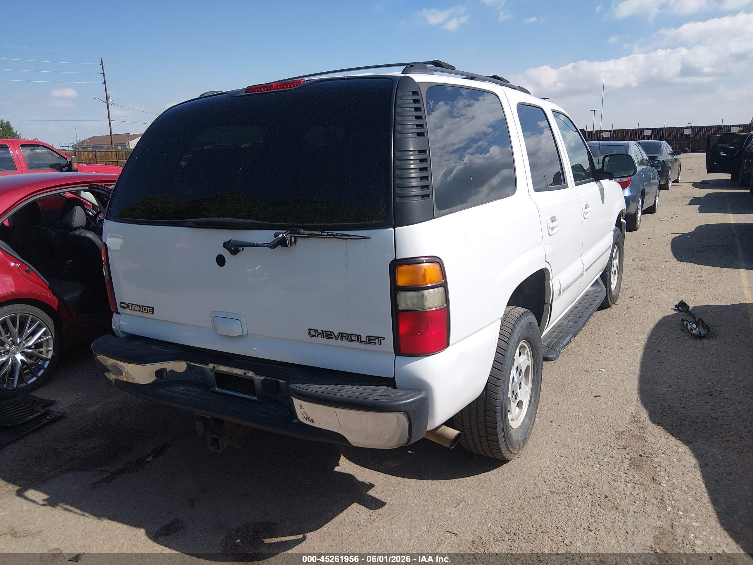 2004 Chevrolet Tahoe Lt Белый vin: 1GNEC13Z04R207199