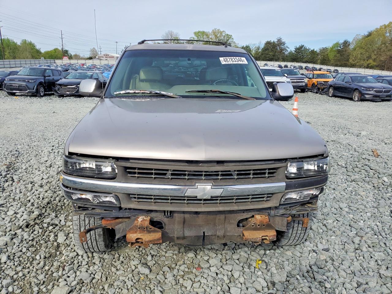 2002 Chevrolet Tahoe C1500 Cream vin: 1GNEC13Z12J229692