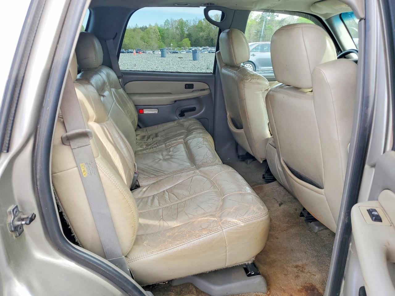2002 Chevrolet Tahoe C1500 Cream vin: 1GNEC13Z12J229692