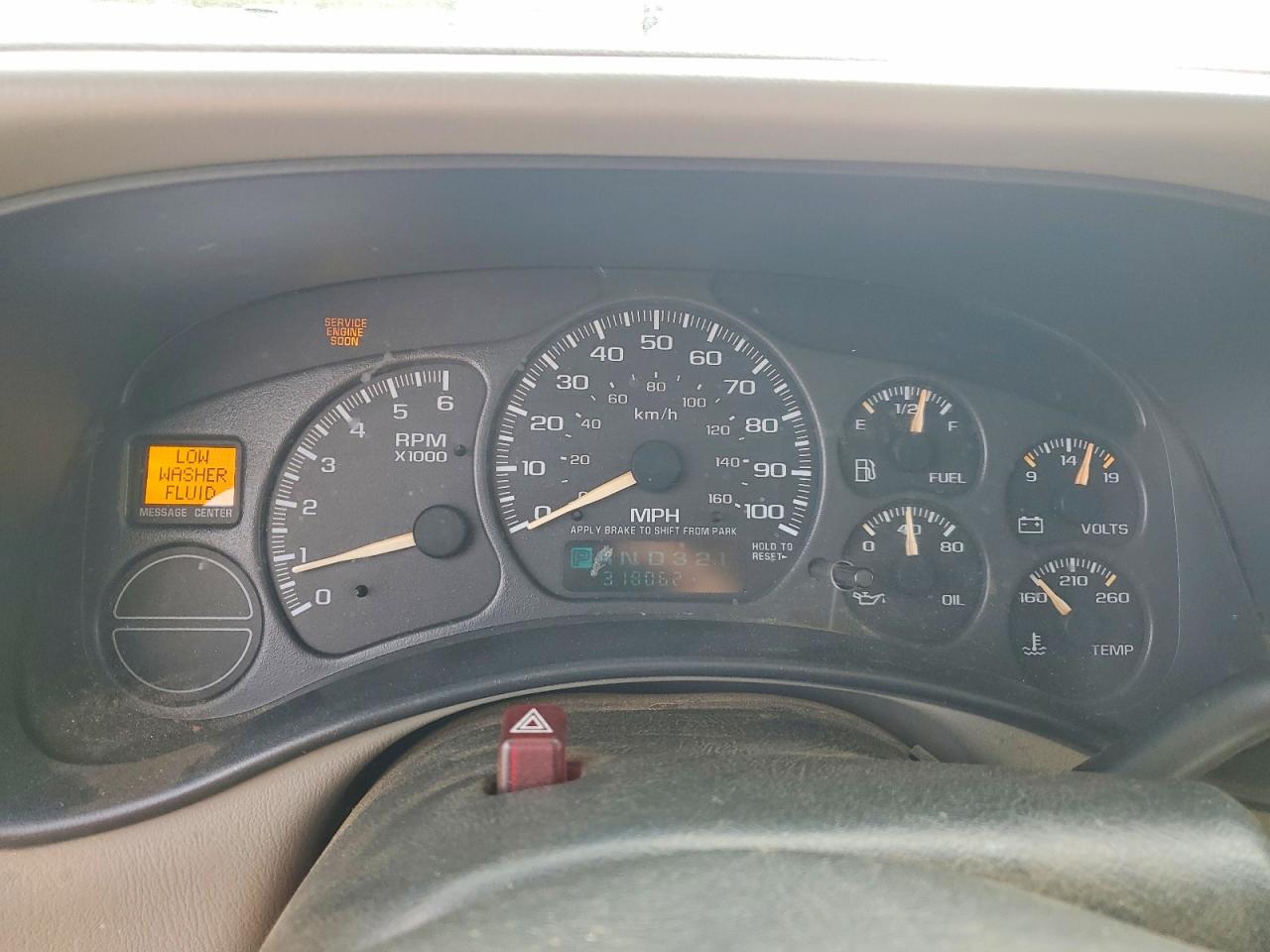 2002 Chevrolet Tahoe C1500 Cream vin: 1GNEC13Z12J229692