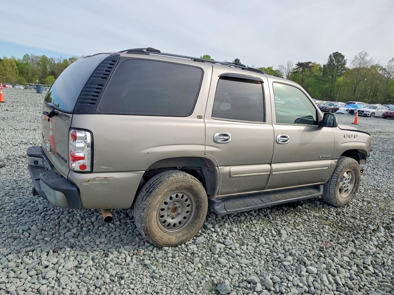 2002 Chevrolet Tahoe C1500 Cream vin: 1GNEC13Z12J229692
