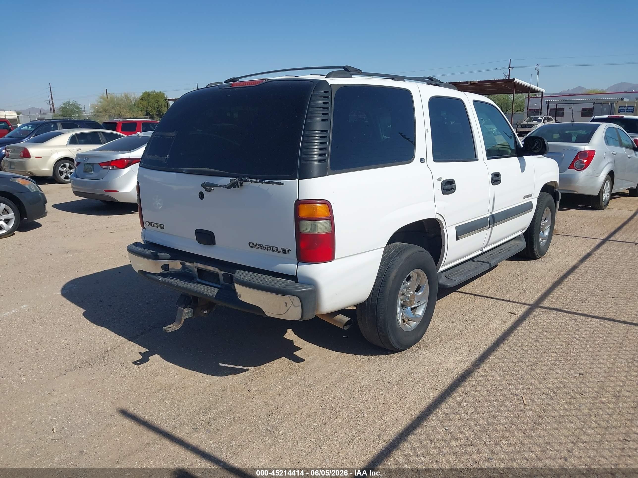2002 Chevrolet Tahoe Ls White vin: 1GNEC13Z12R257395
