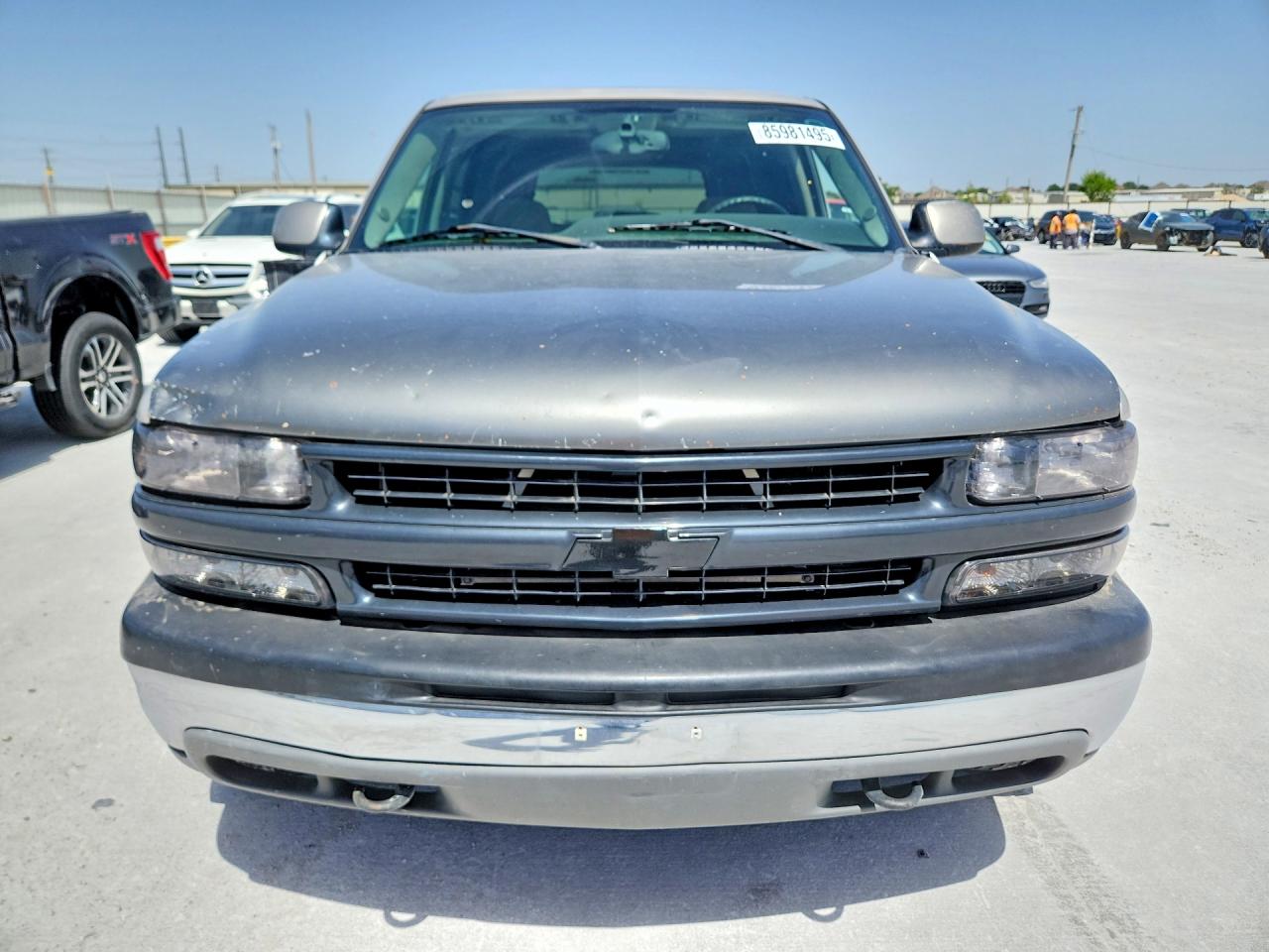 2004 Chevrolet Tahoe Gold vin: 1GNEC13Z14R106804