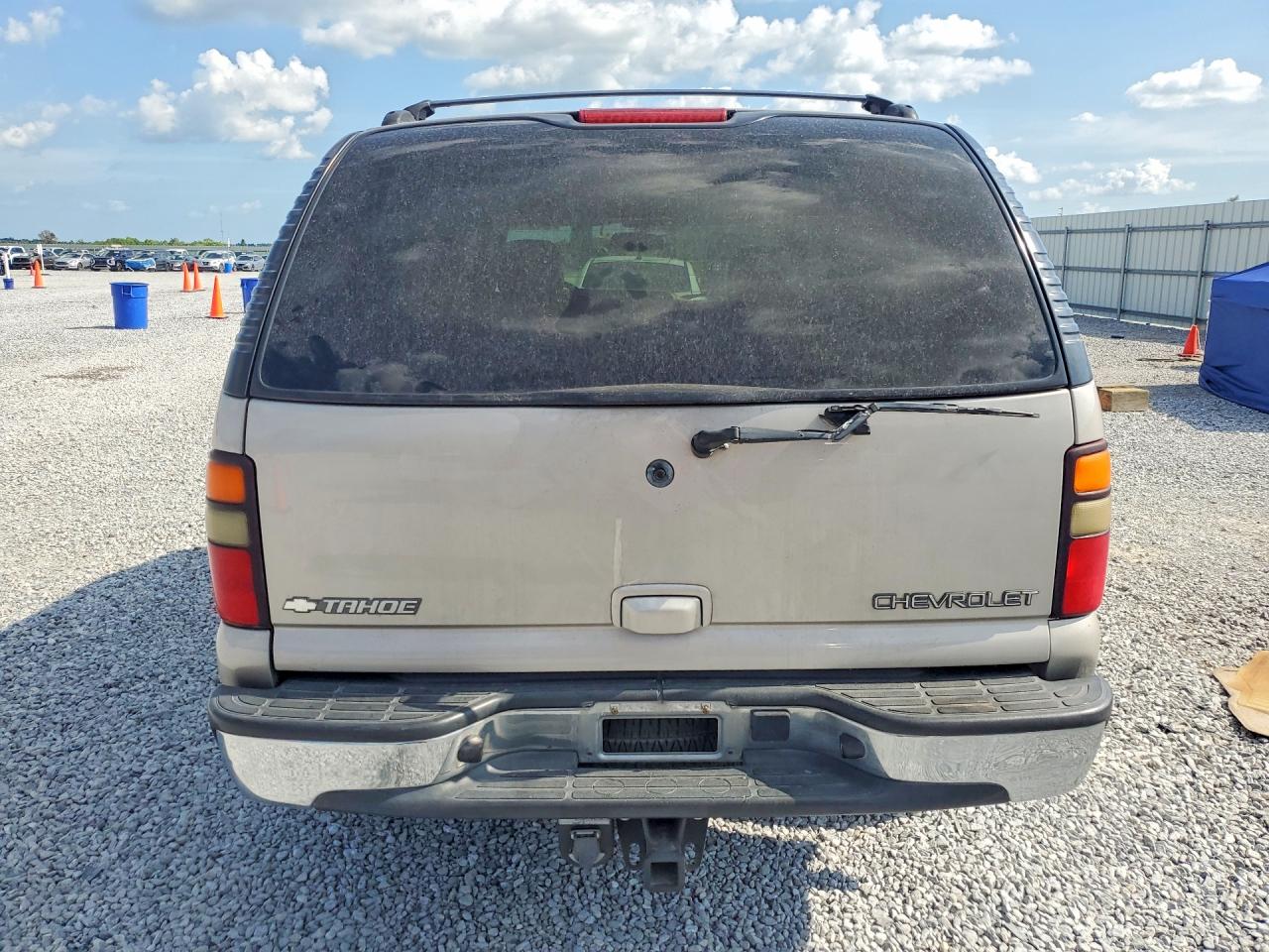 2004 Chevrolet Tahoe C1500 Золотой vin: 1GNEC13Z14R179378