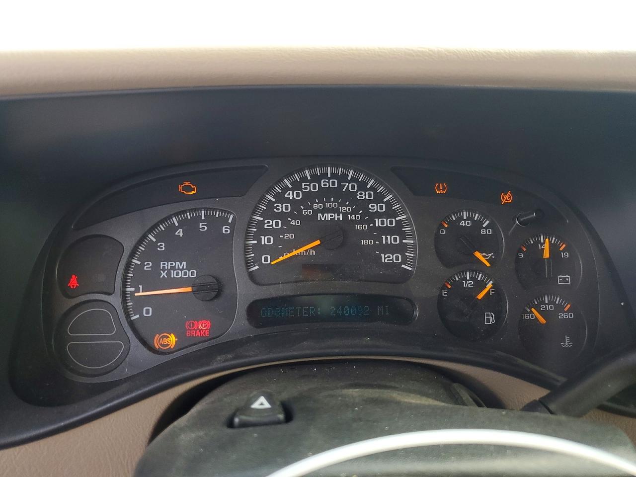 2004 Chevrolet Tahoe C1500 Золотой vin: 1GNEC13Z14R179378