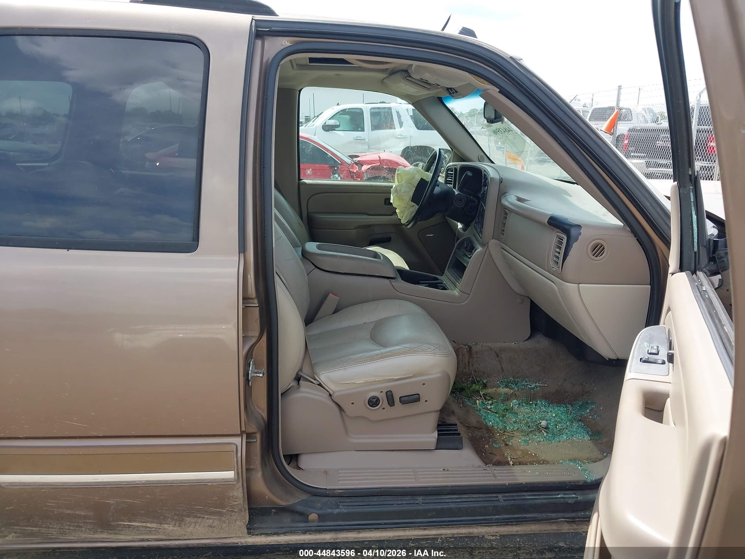 2004 Chevrolet Tahoe Lt Gold vin: 1GNEC13Z14R298256