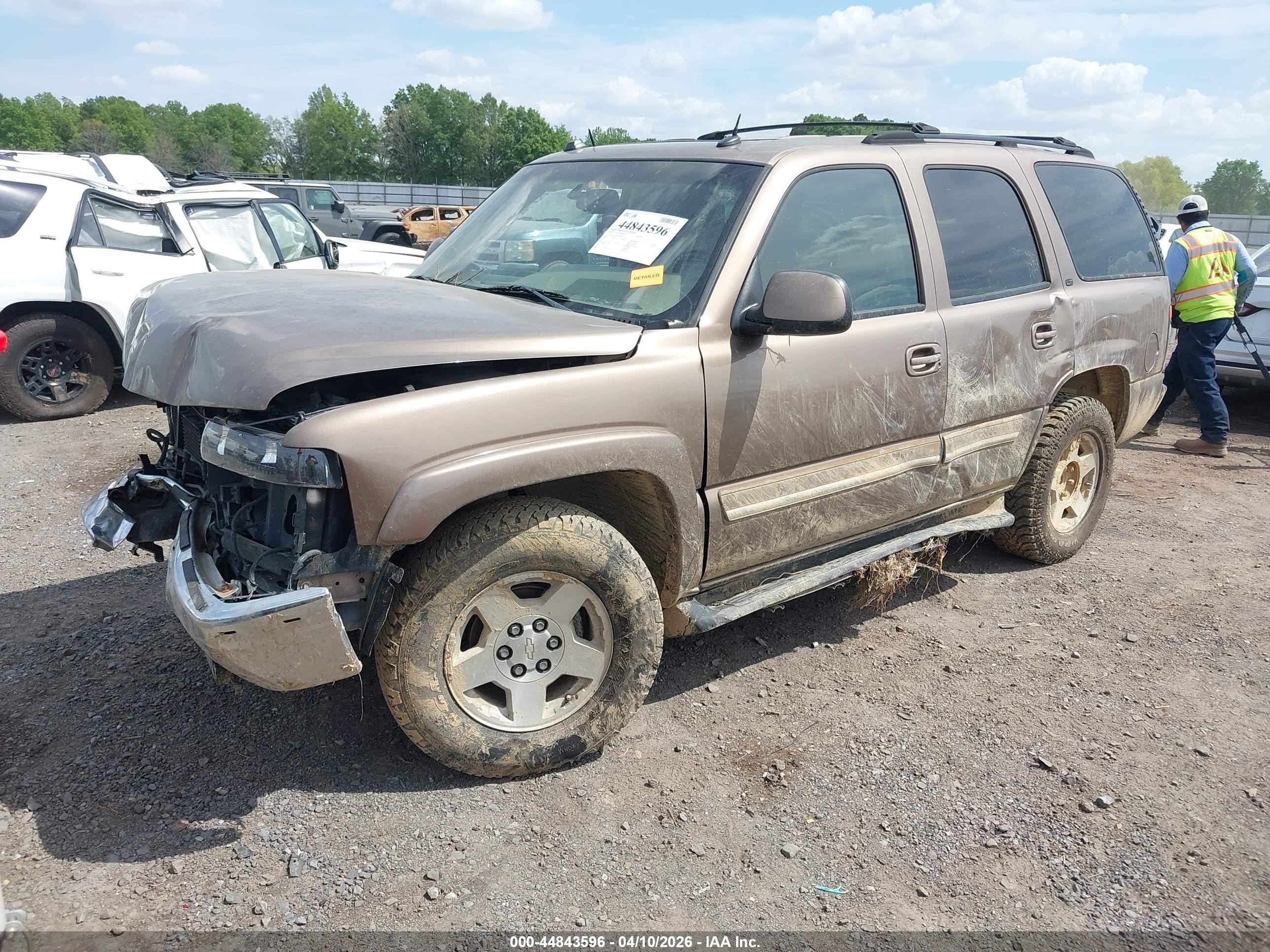 2004 Chevrolet Tahoe Lt Gold vin: 1GNEC13Z14R298256