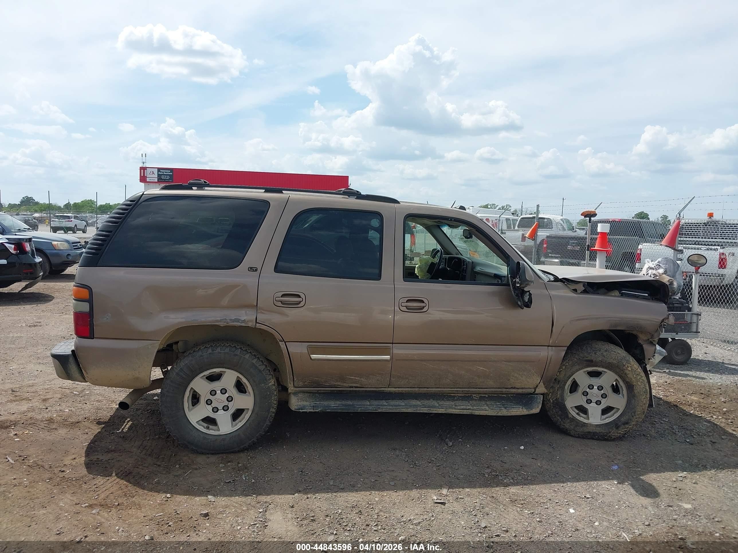 2004 Chevrolet Tahoe Lt Gold vin: 1GNEC13Z14R298256