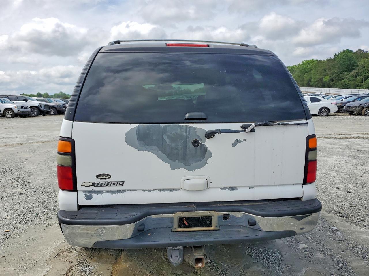 2006 Chevrolet Tahoe C1500 White vin: 1GNEC13Z16R132161