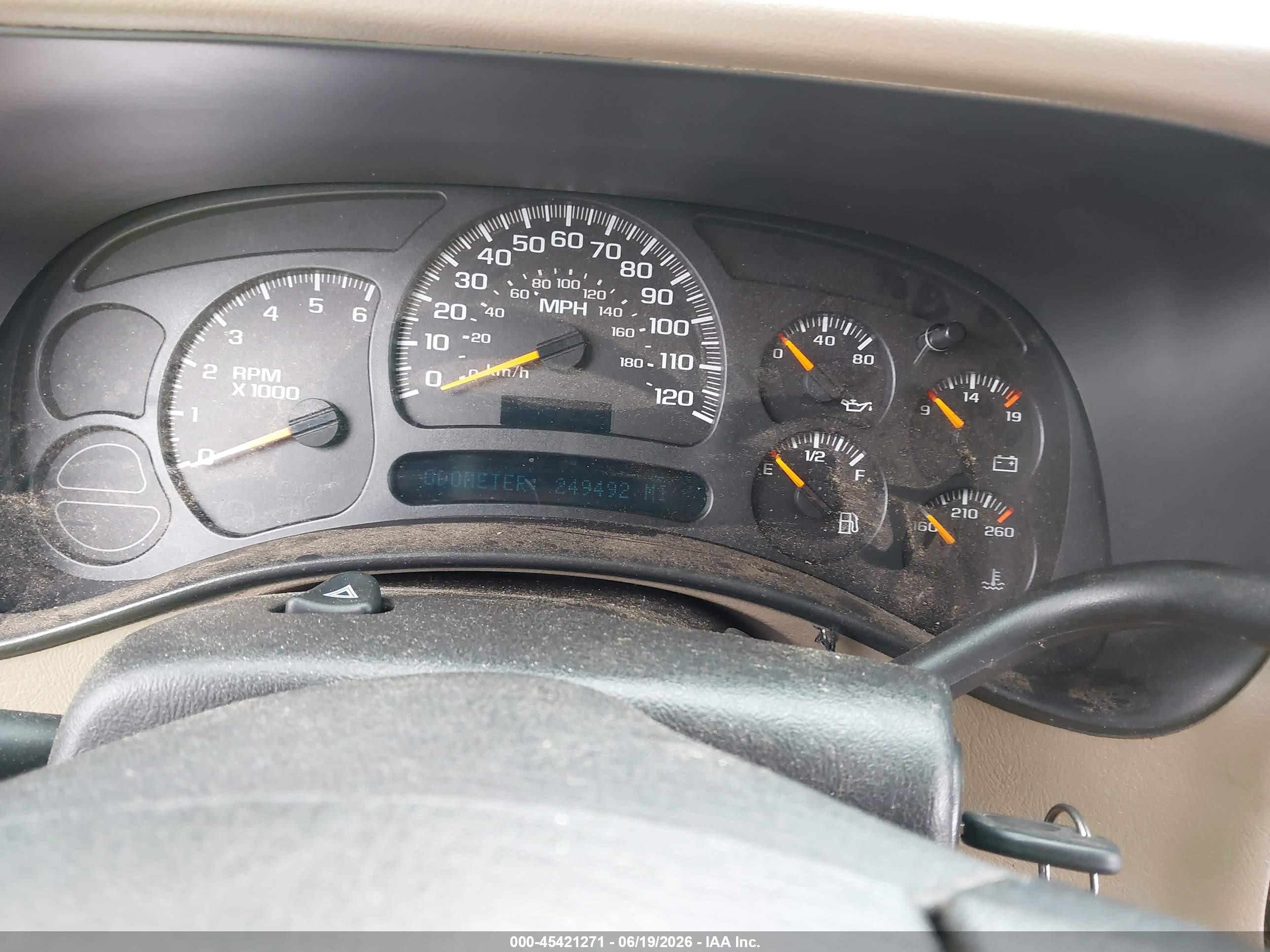2004 Chevrolet Tahoe Lt Серебряный vin: 1GNEC13Z24J168887