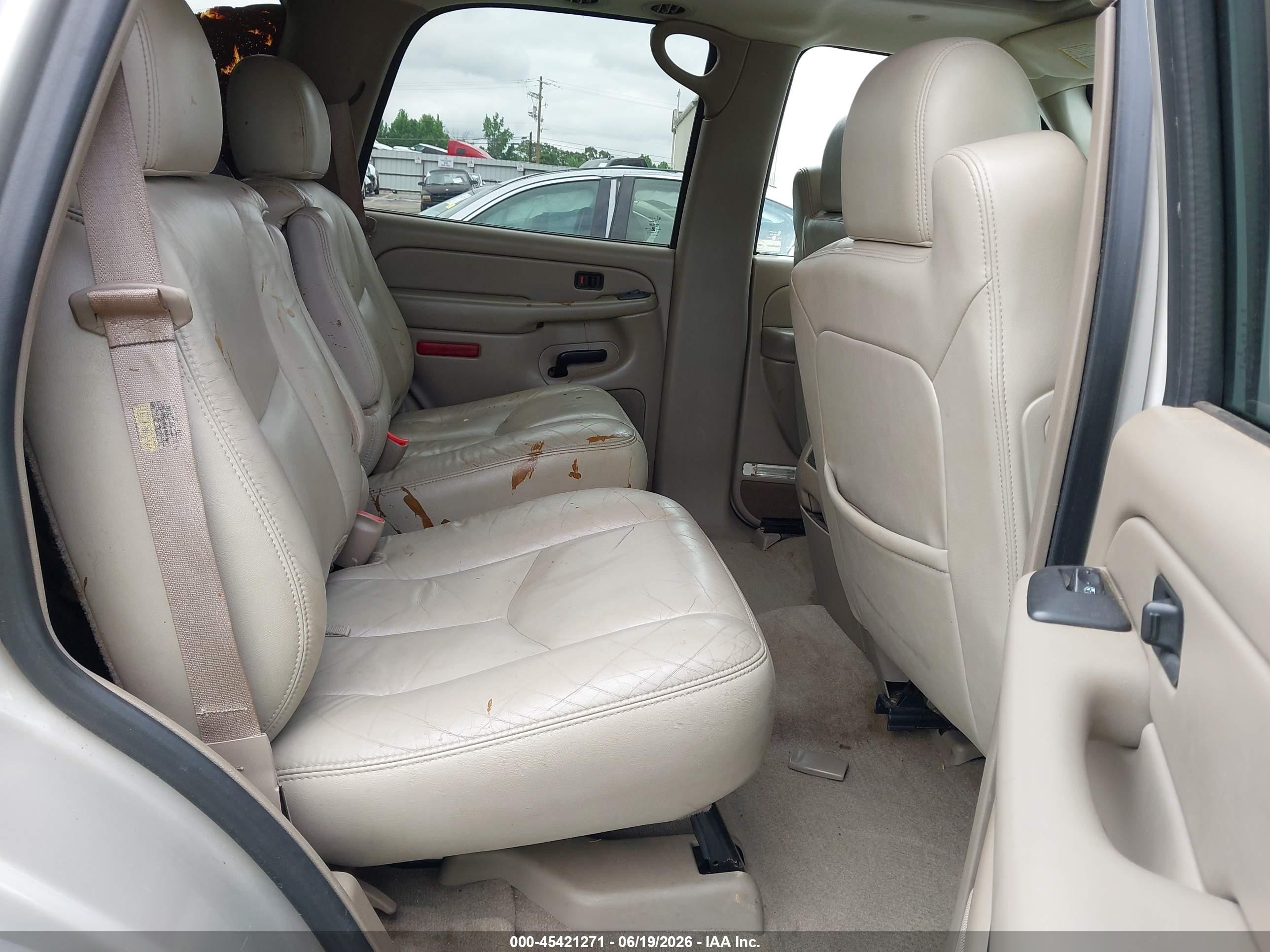 2004 Chevrolet Tahoe Lt Серебряный vin: 1GNEC13Z24J168887