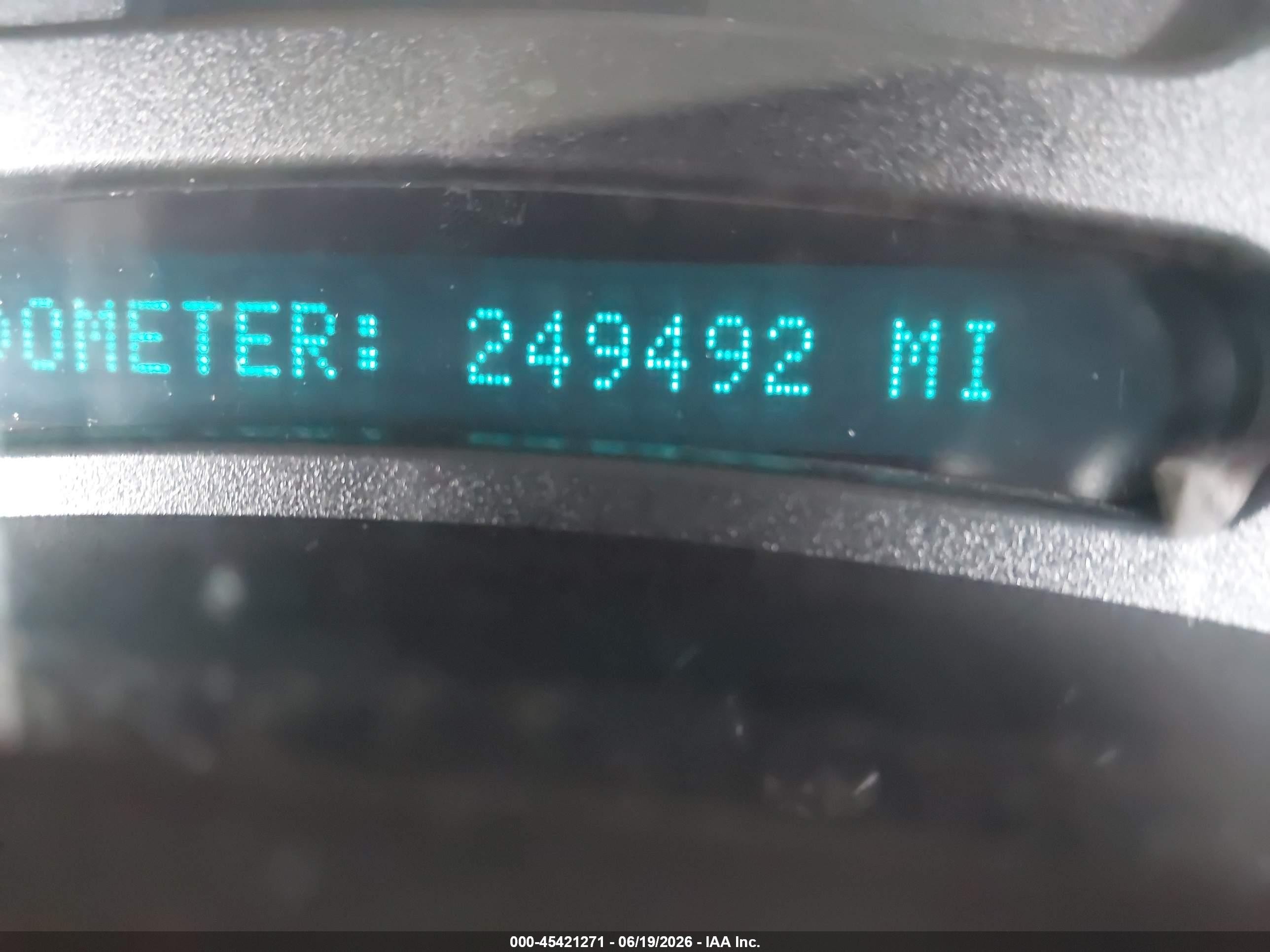 2004 Chevrolet Tahoe Lt Серебряный vin: 1GNEC13Z24J168887