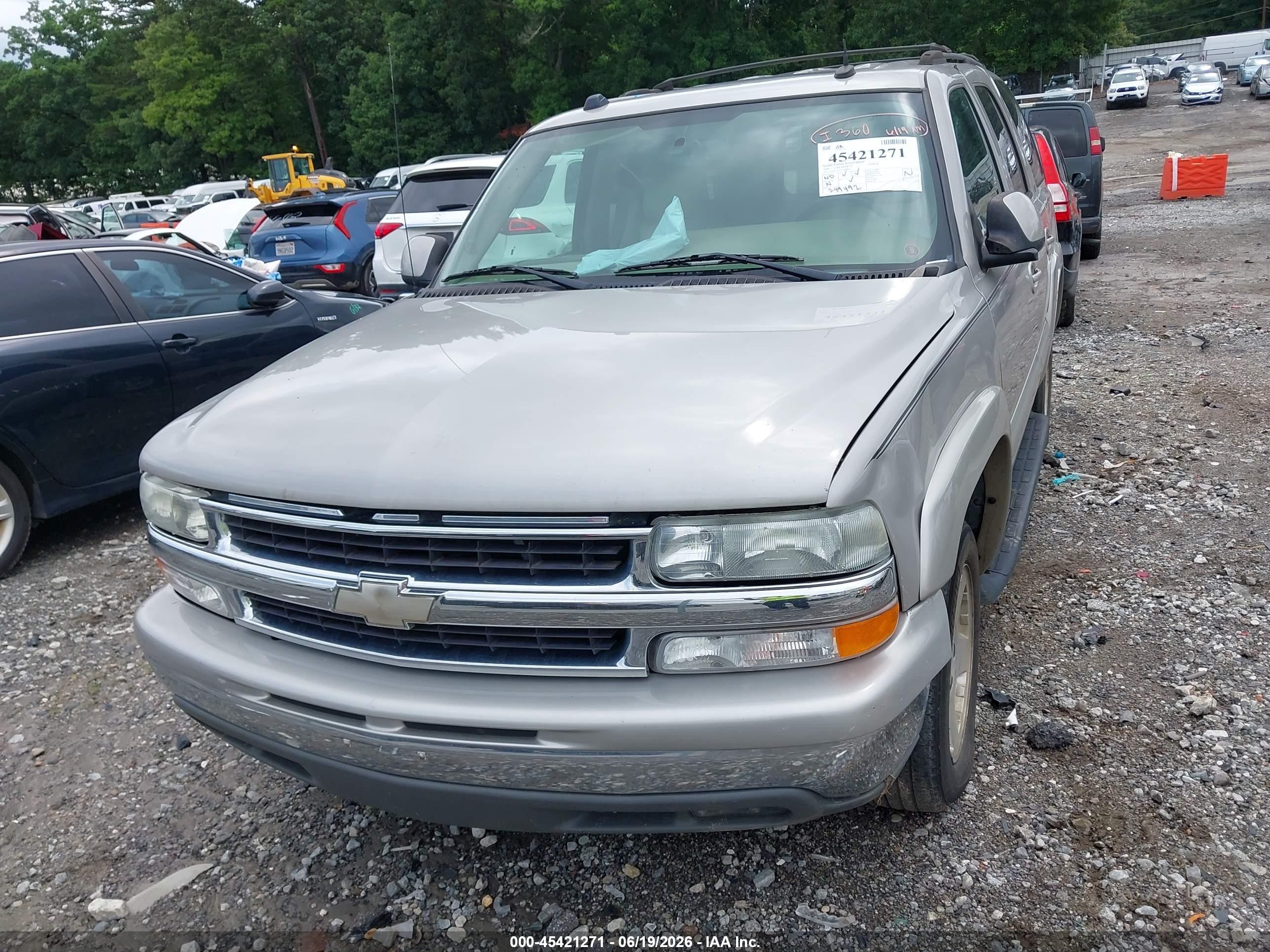 2004 Chevrolet Tahoe Lt Серебряный vin: 1GNEC13Z24J168887