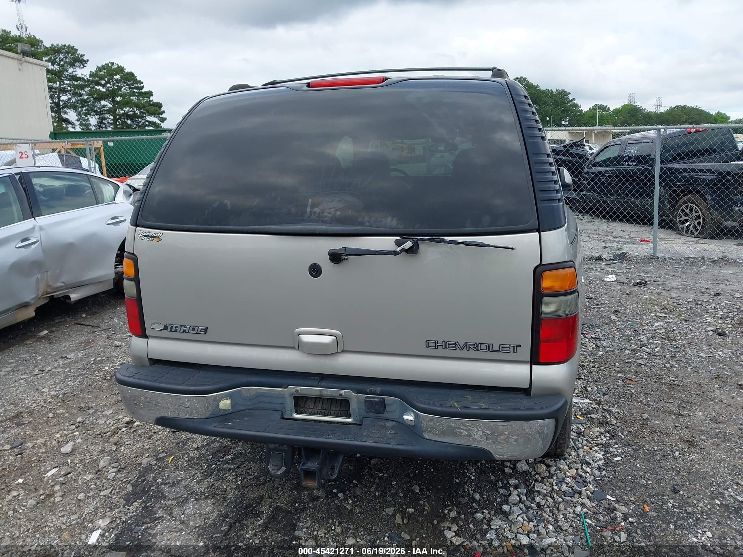 2004 Chevrolet Tahoe Lt Серебряный vin: 1GNEC13Z24J168887