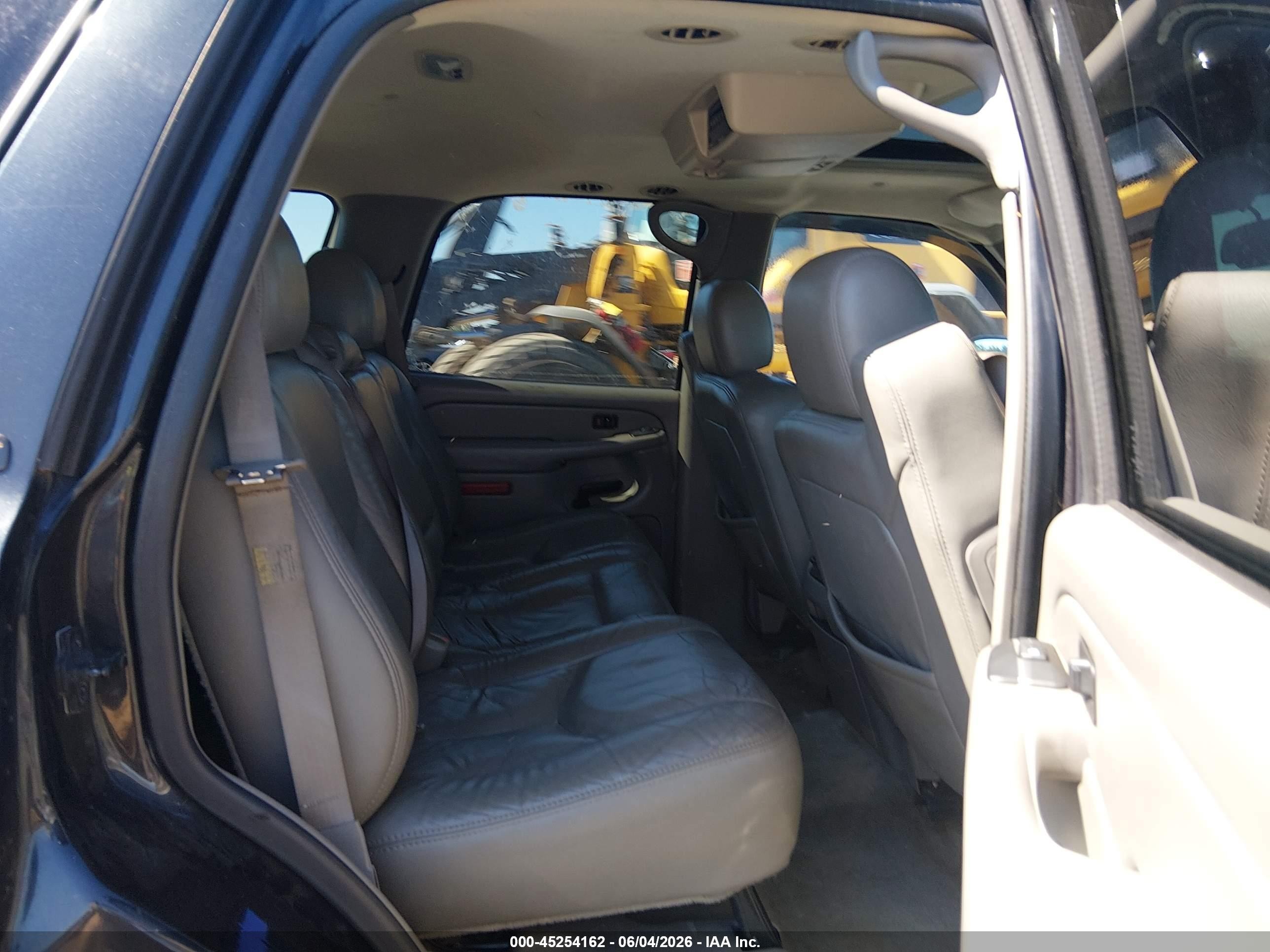 2004 Chevrolet Tahoe Lt Black vin: 1GNEC13Z24J170400