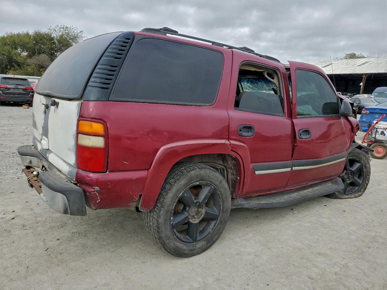 2004 Chevrolet Tahoe C1500 Maroon vin: 1GNEC13Z24R232136