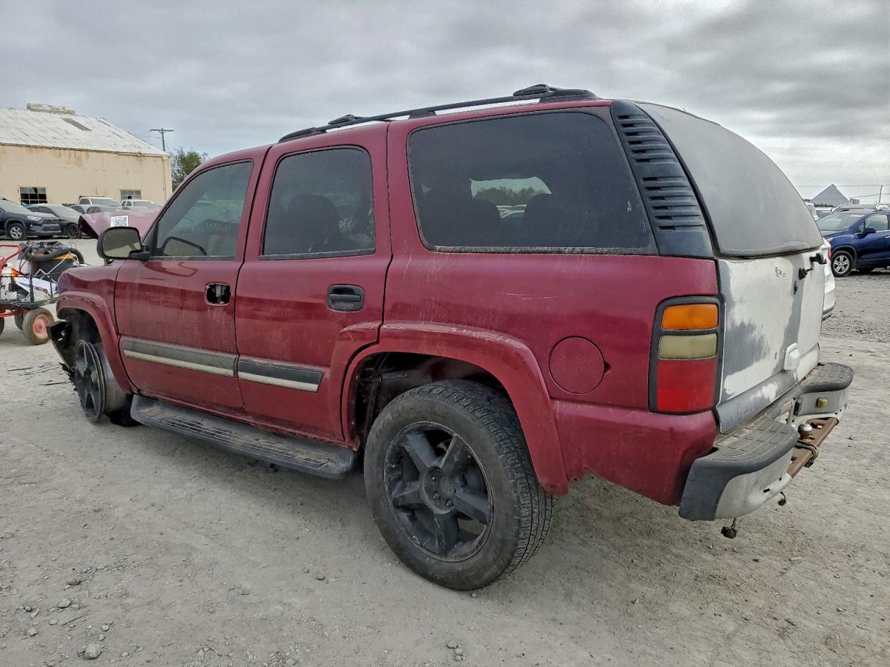 2004 Chevrolet Tahoe C1500 Maroon vin: 1GNEC13Z24R232136