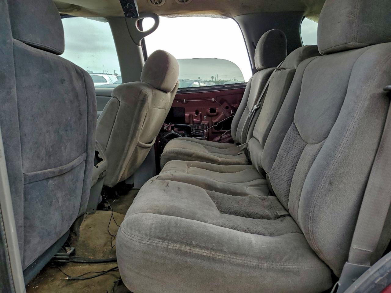 2004 Chevrolet Tahoe C1500 Maroon vin: 1GNEC13Z24R232136