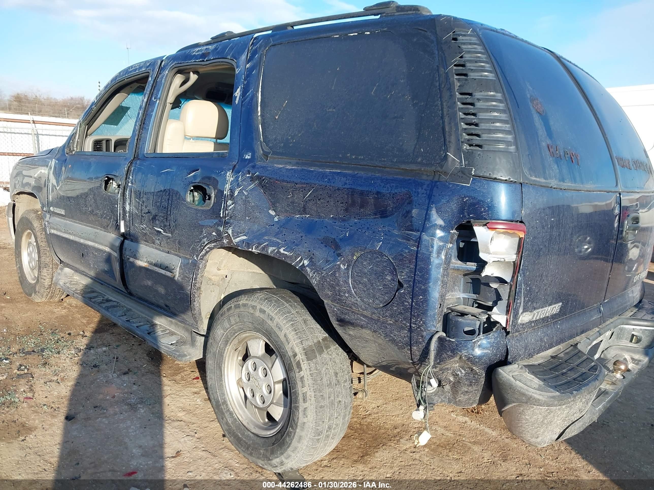 2002 Chevrolet Tahoe Ls Blue vin: 1GNEC13Z32R214595