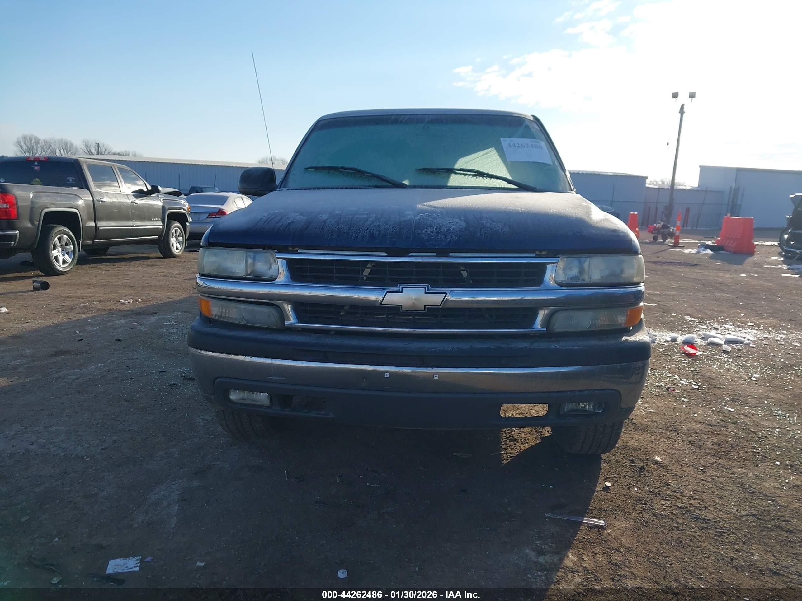 2002 Chevrolet Tahoe Ls Blue vin: 1GNEC13Z32R214595