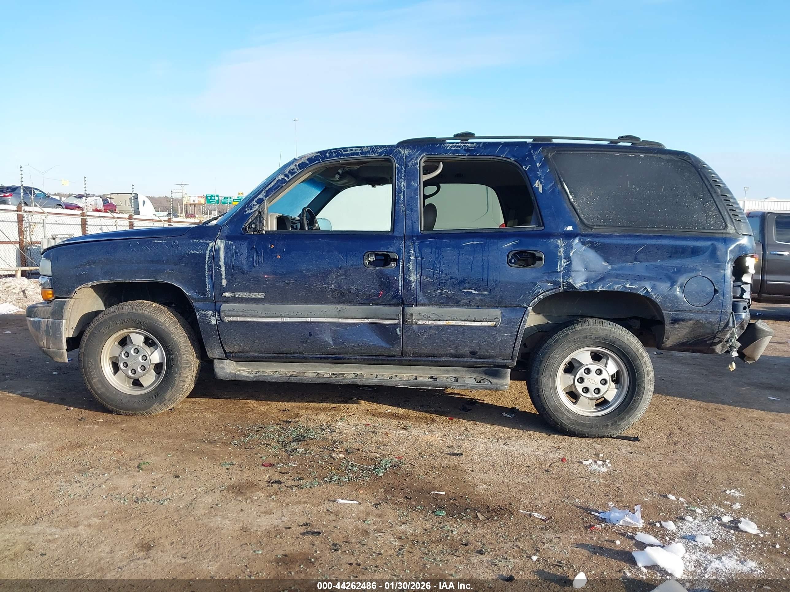 2002 Chevrolet Tahoe Ls Blue vin: 1GNEC13Z32R214595