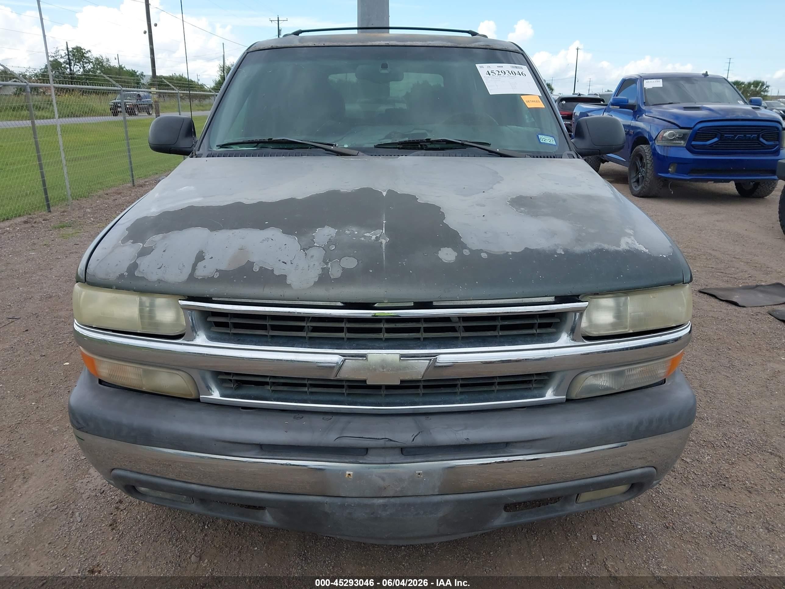 2002 Chevrolet Tahoe Ls Gray vin: 1GNEC13Z32R248388