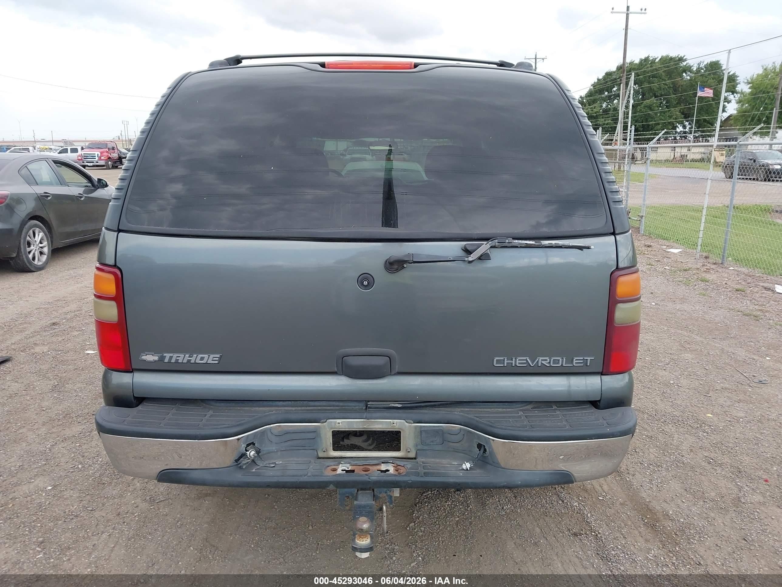 2002 Chevrolet Tahoe Ls Gray vin: 1GNEC13Z32R248388