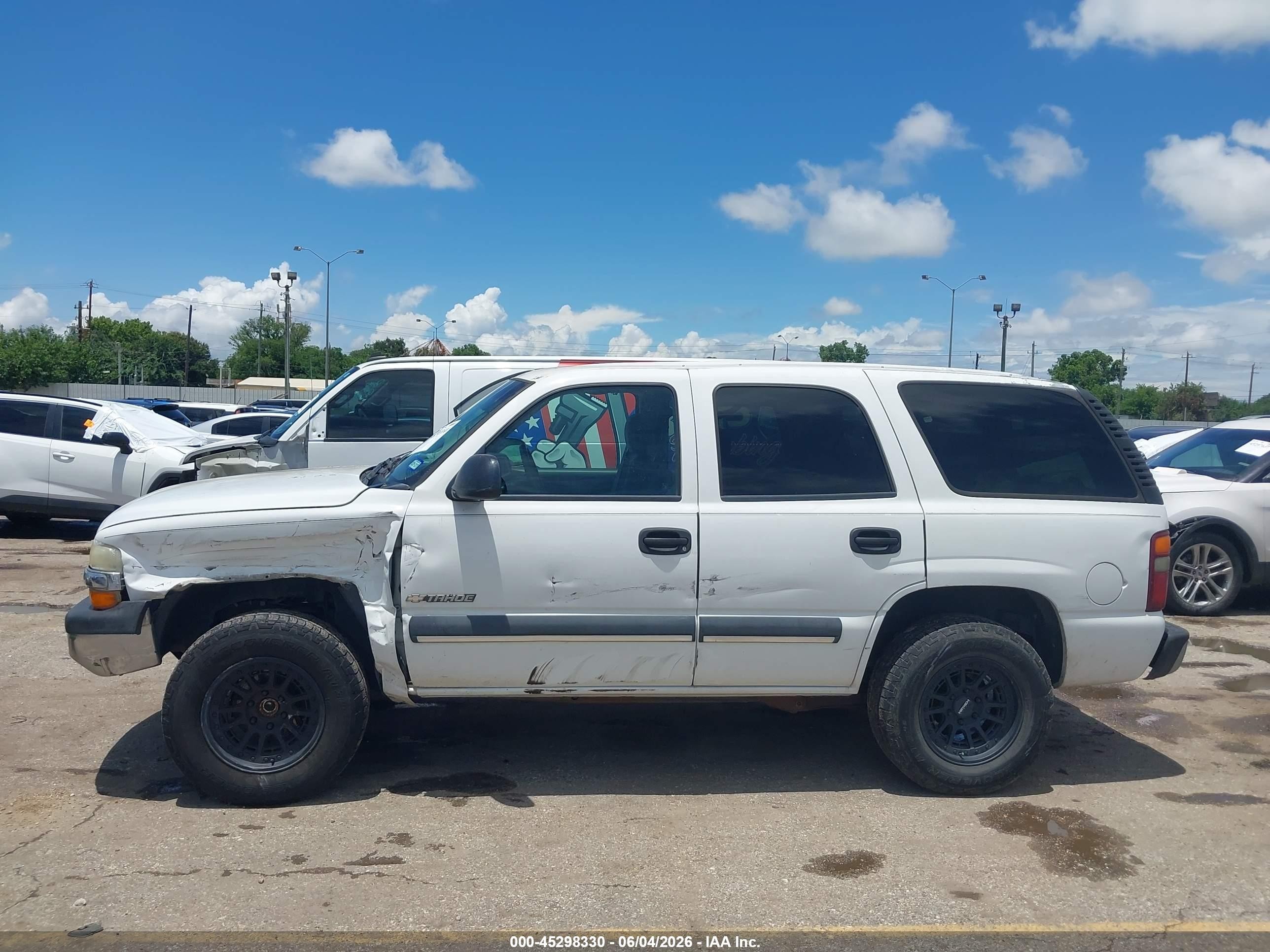 2003 Chevrolet Tahoe Ls White vin: 1GNEC13Z33J336065