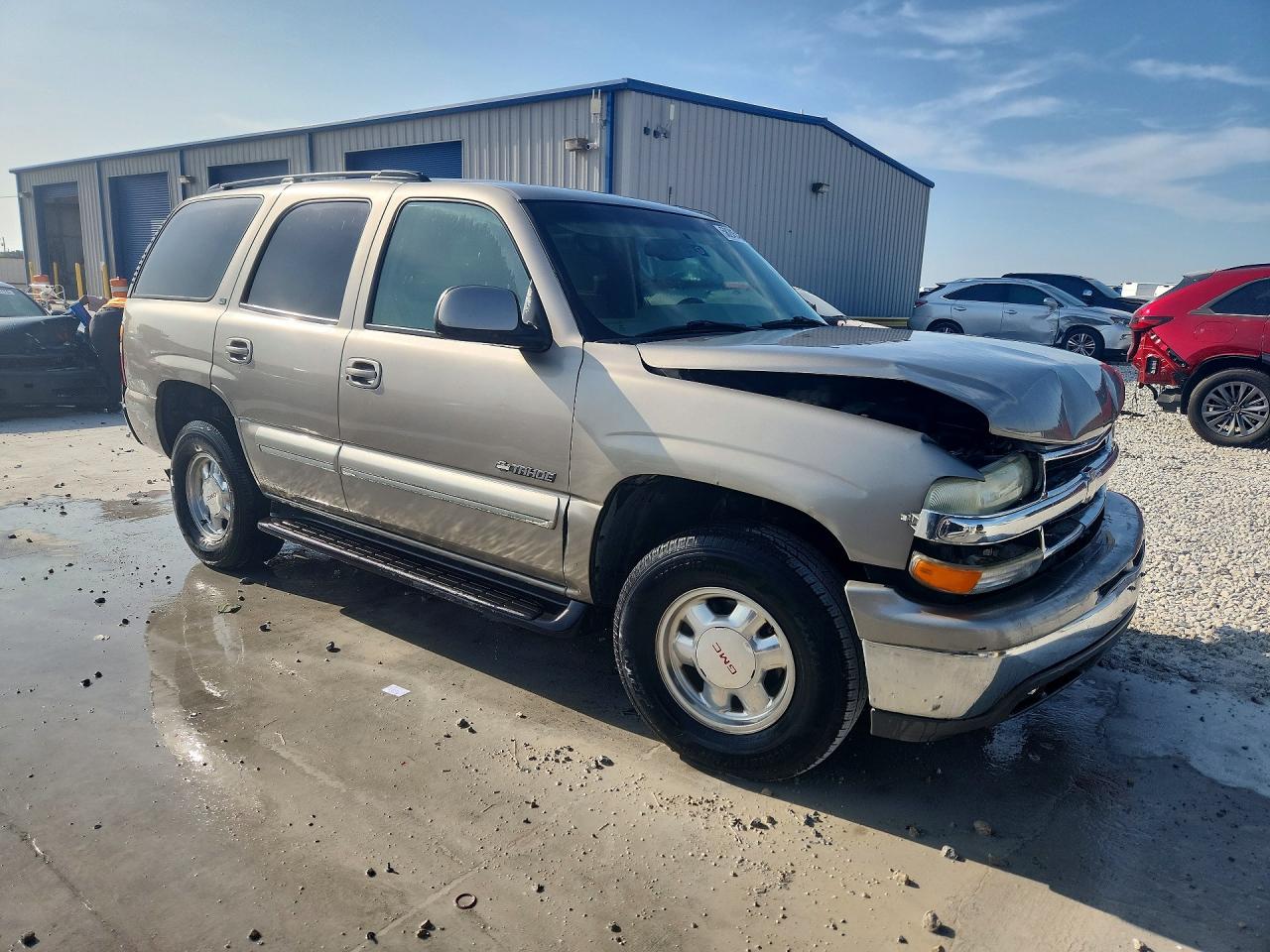 2003 Chevrolet Tahoe C1500 Gold vin: 1GNEC13Z33R139818