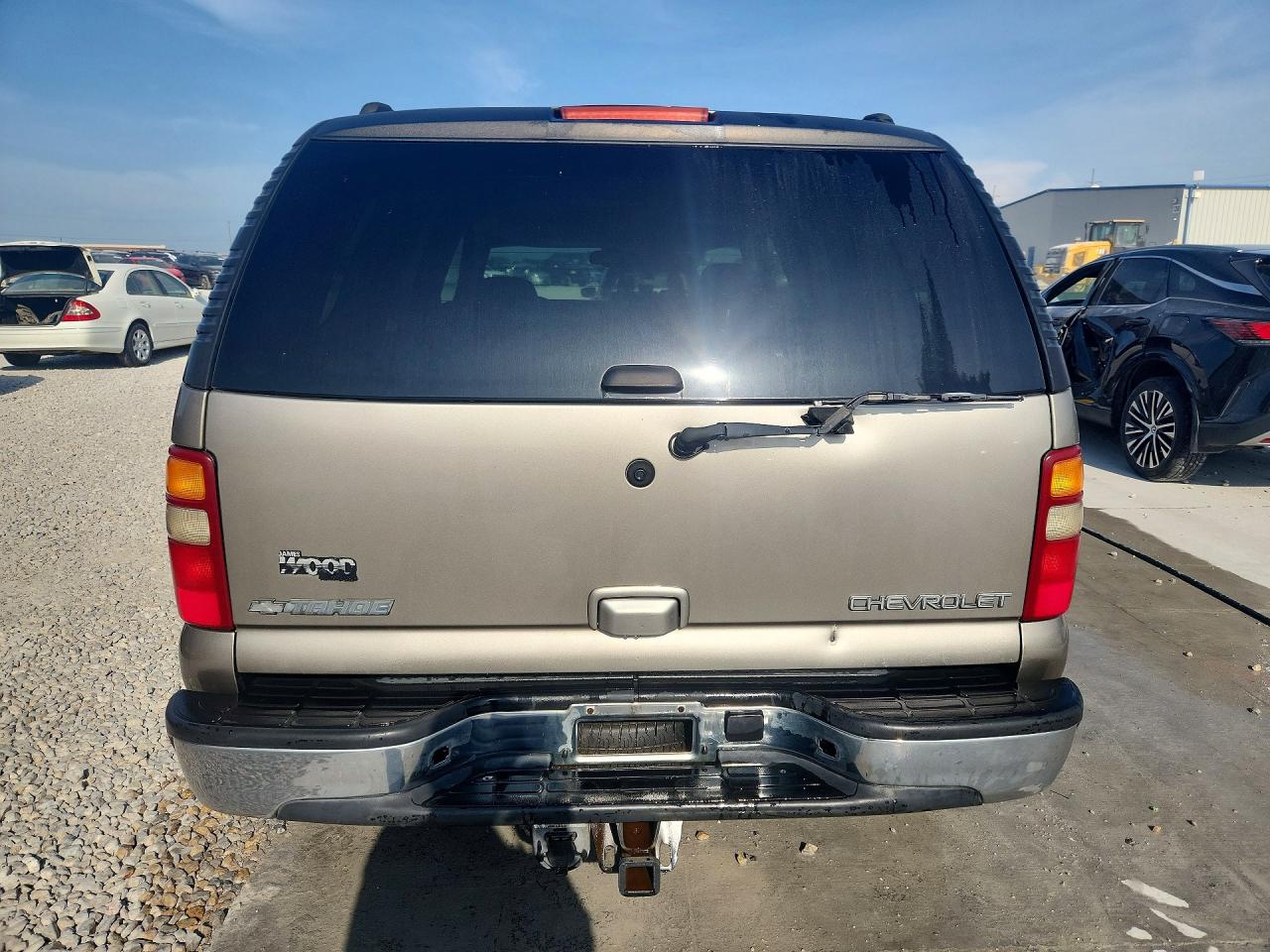 2003 Chevrolet Tahoe C1500 Gold vin: 1GNEC13Z33R139818