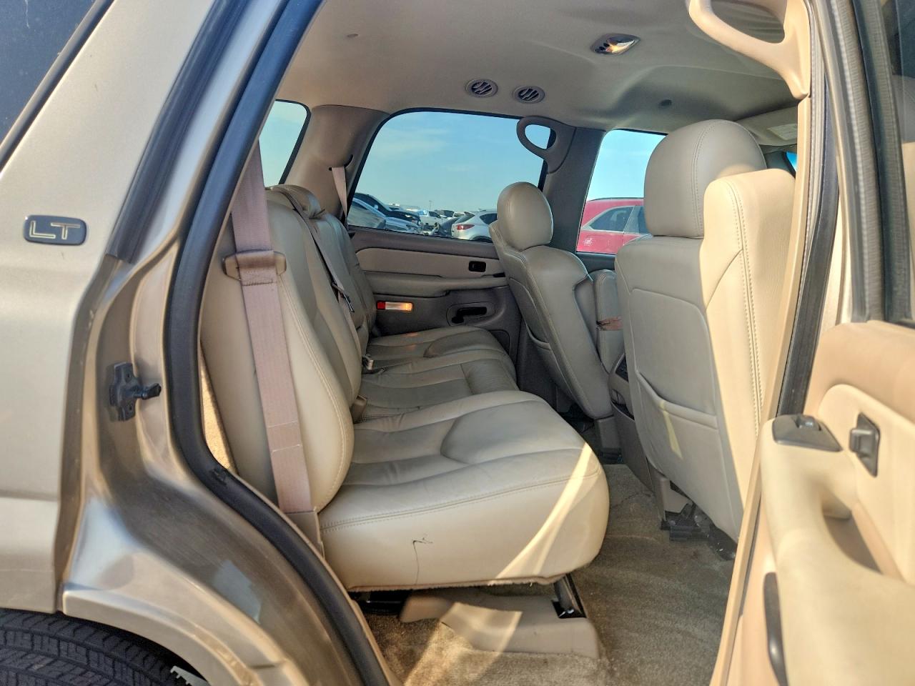 2003 Chevrolet Tahoe C1500 Gold vin: 1GNEC13Z33R139818