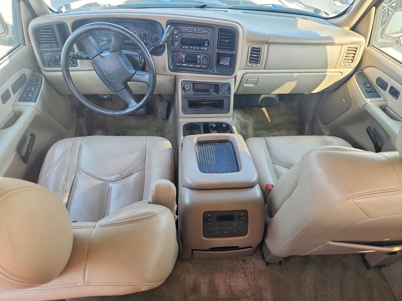 2003 Chevrolet Tahoe C1500 Gold vin: 1GNEC13Z33R139818