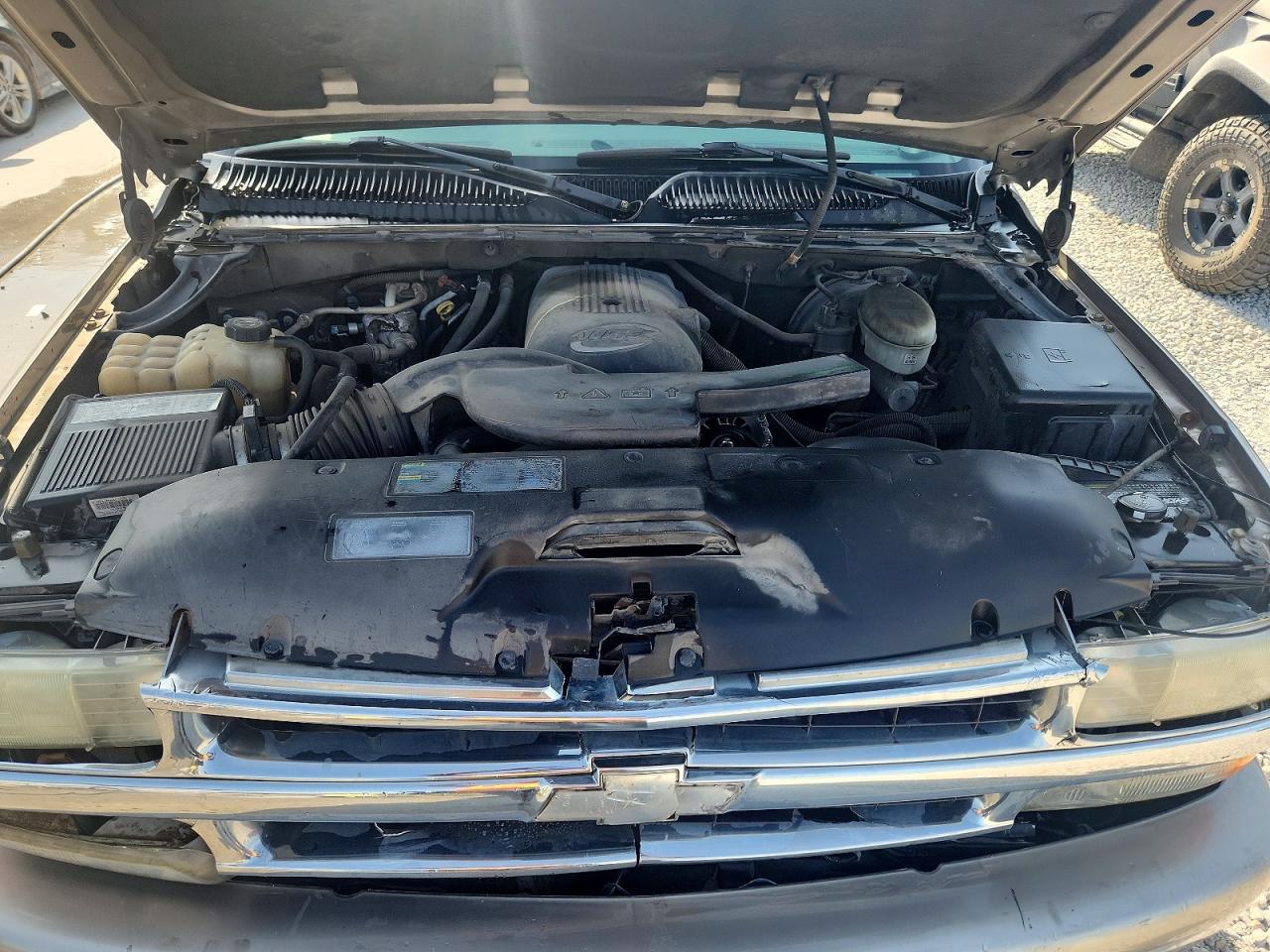 2003 Chevrolet Tahoe C1500 Gold vin: 1GNEC13Z33R139818