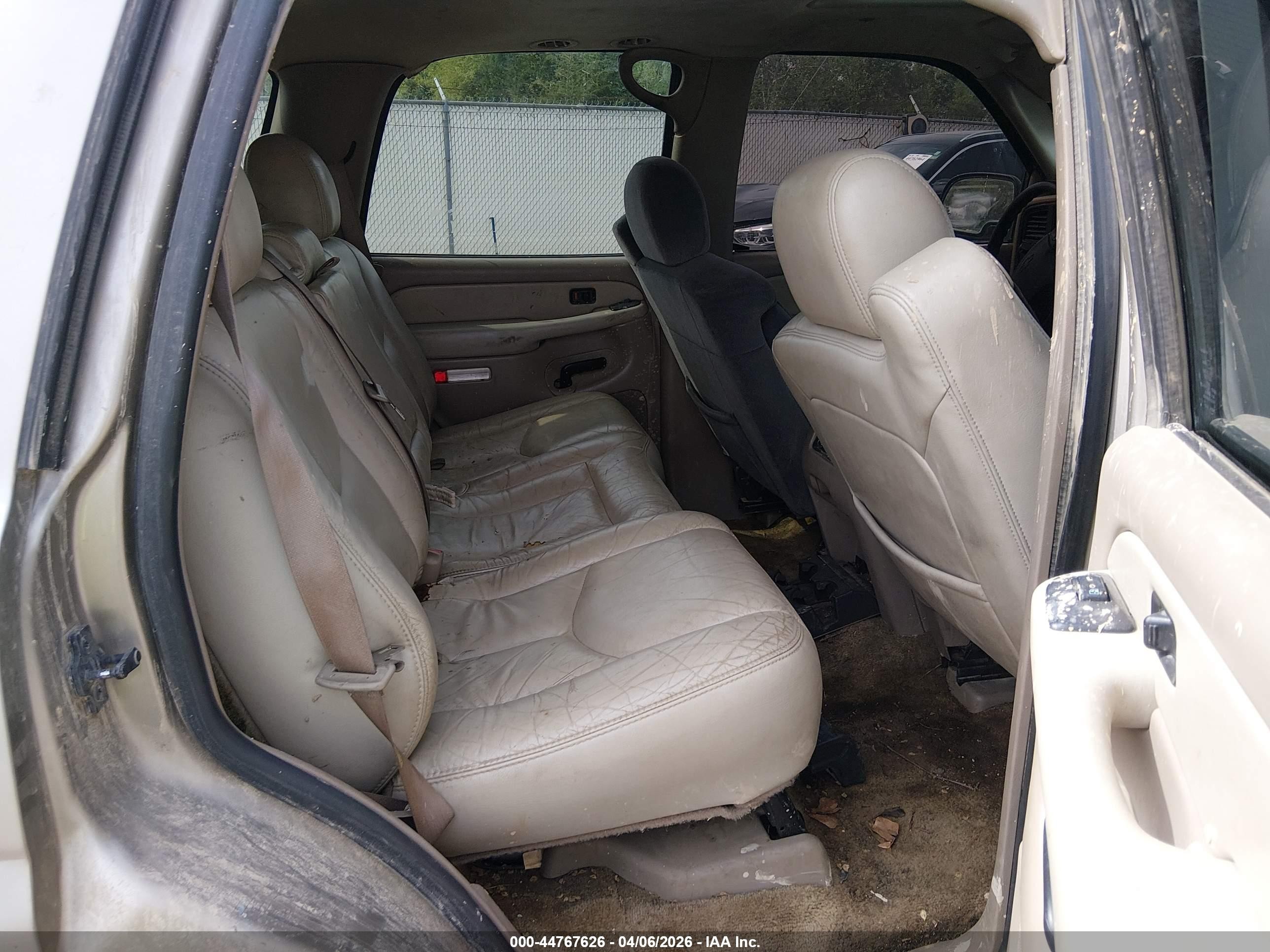 2003 Chevrolet Tahoe Lt Tan vin: 1GNEC13Z33R185942
