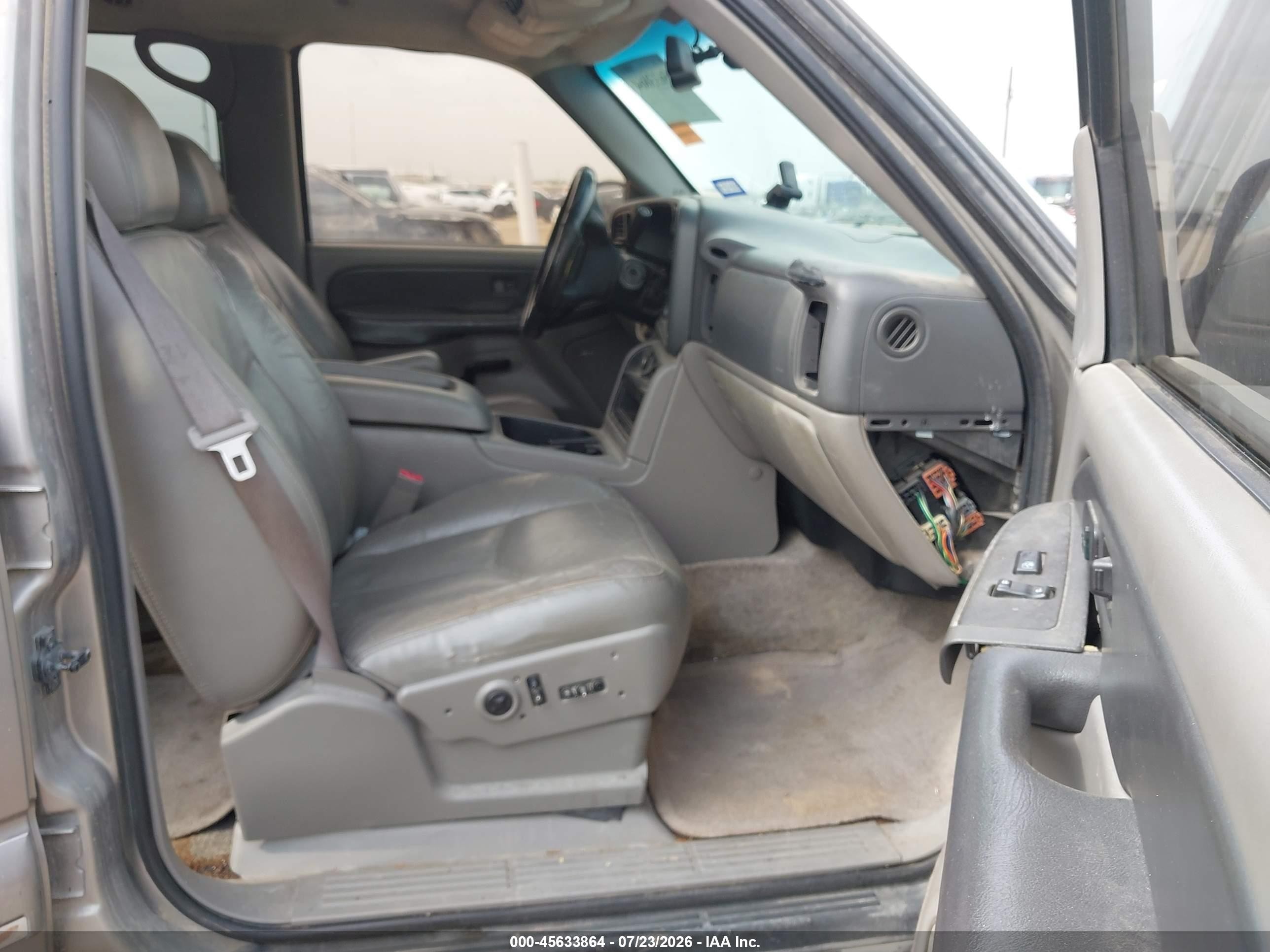 2003 Chevrolet Tahoe Lt Tan vin: 1GNEC13Z33R262518