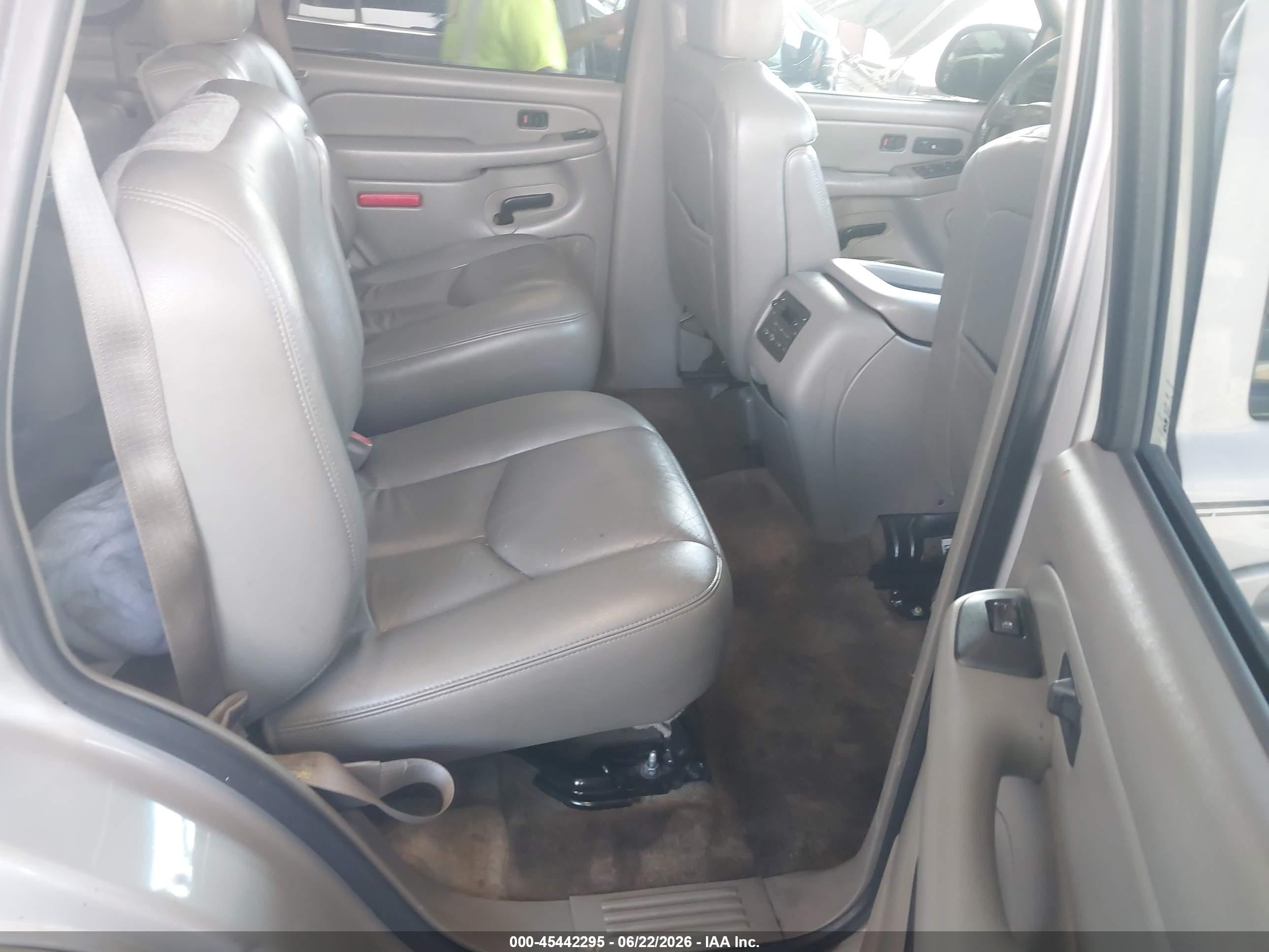 2006 Chevrolet Tahoe Lt Beige vin: 1GNEC13Z36R134283