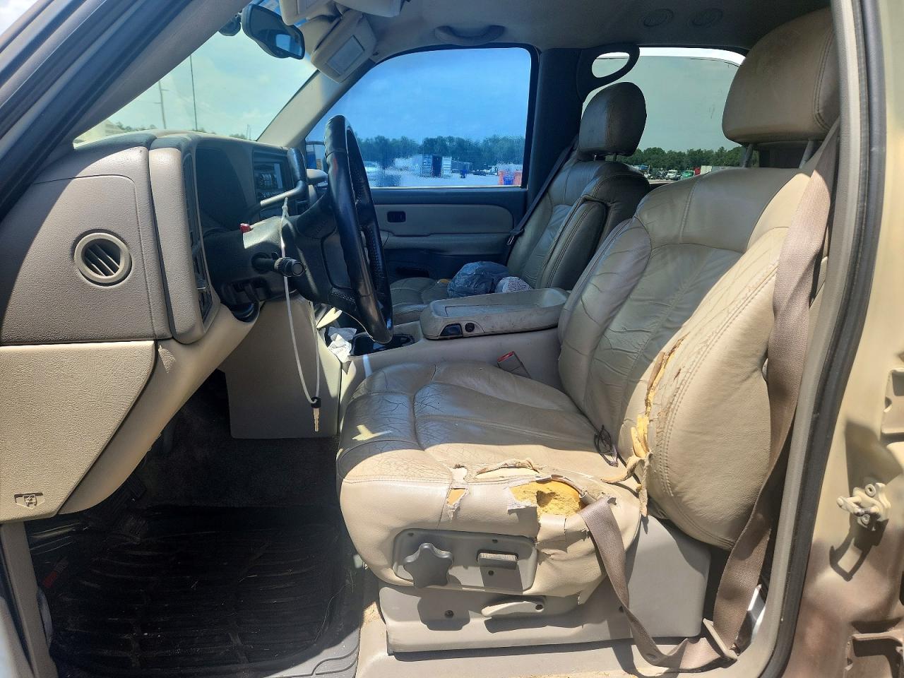 2002 Chevrolet Tahoe C1500 Two Tone vin: 1GNEC13Z42J275243