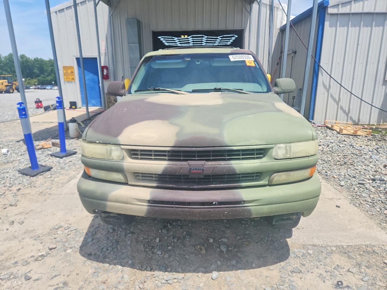 2002 Chevrolet Tahoe C1500 Two Tone vin: 1GNEC13Z42J275243