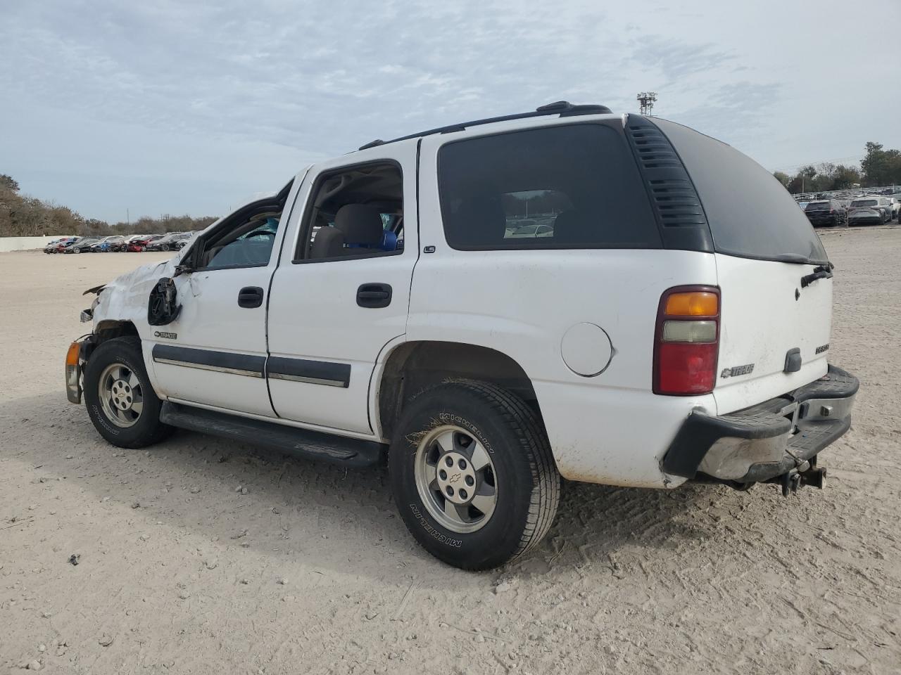 2002 Chevrolet Tahoe C1500 White vin: 1GNEC13Z42R143990