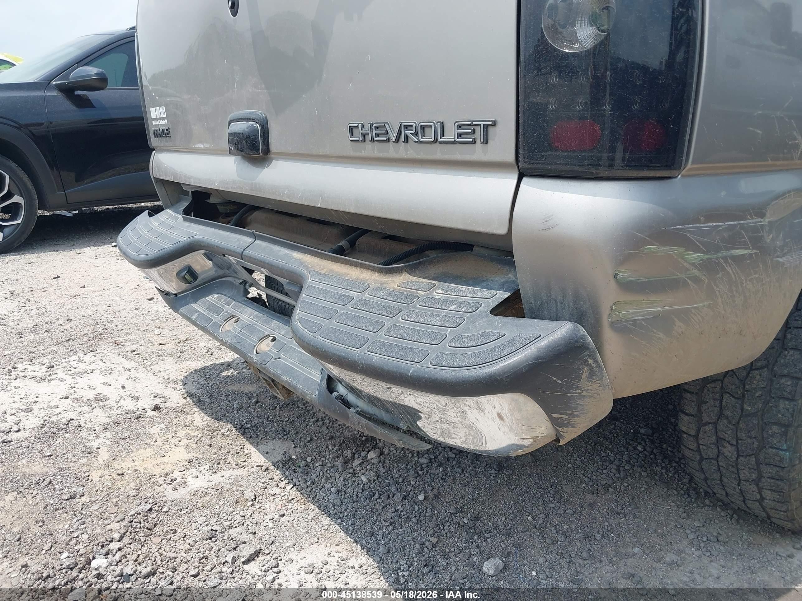 2002 Chevrolet Tahoe Ls Gold vin: 1GNEC13Z42R280492