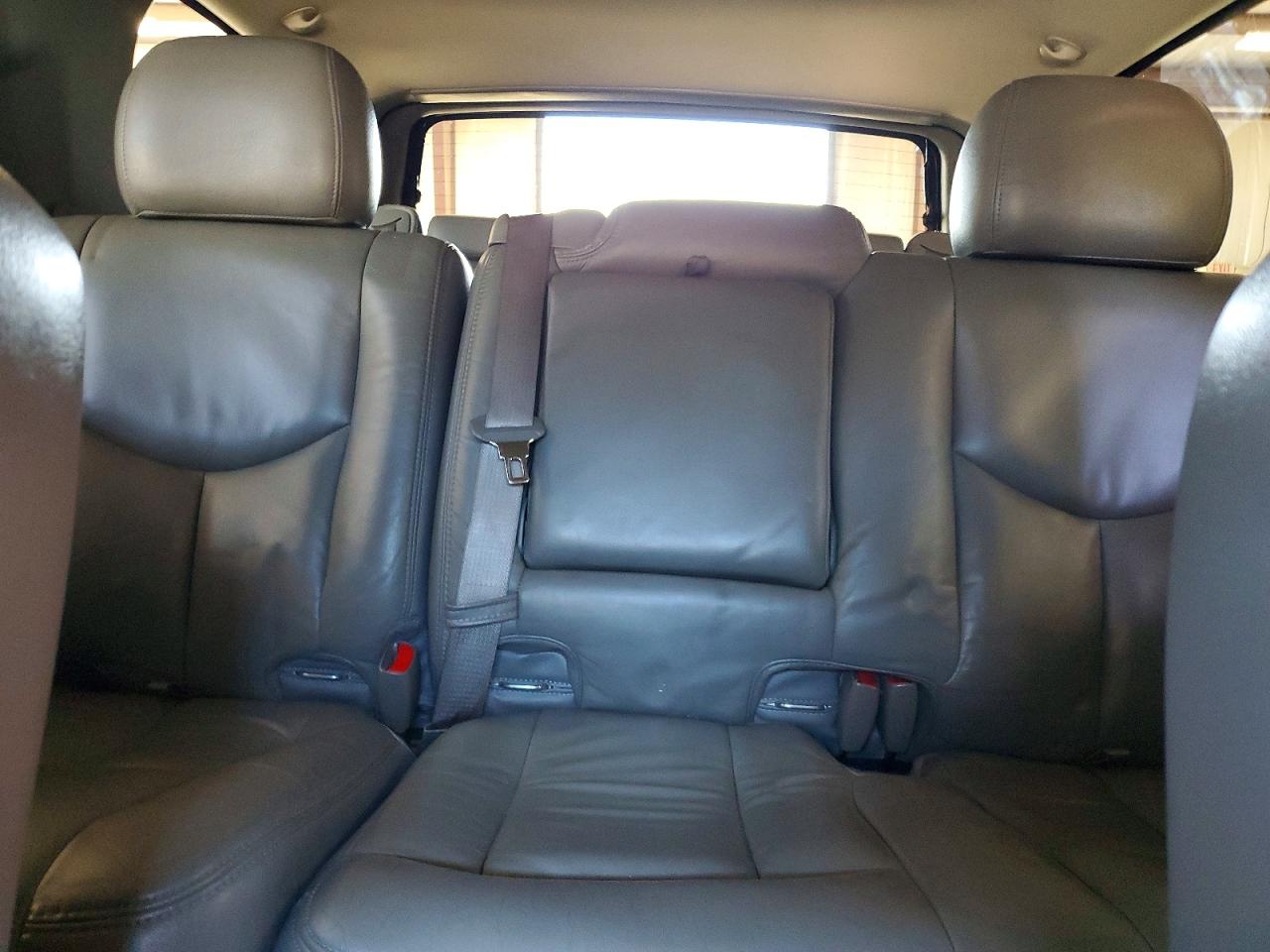 2003 Chevrolet Tahoe C1500 White vin: 1GNEC13Z43R168258