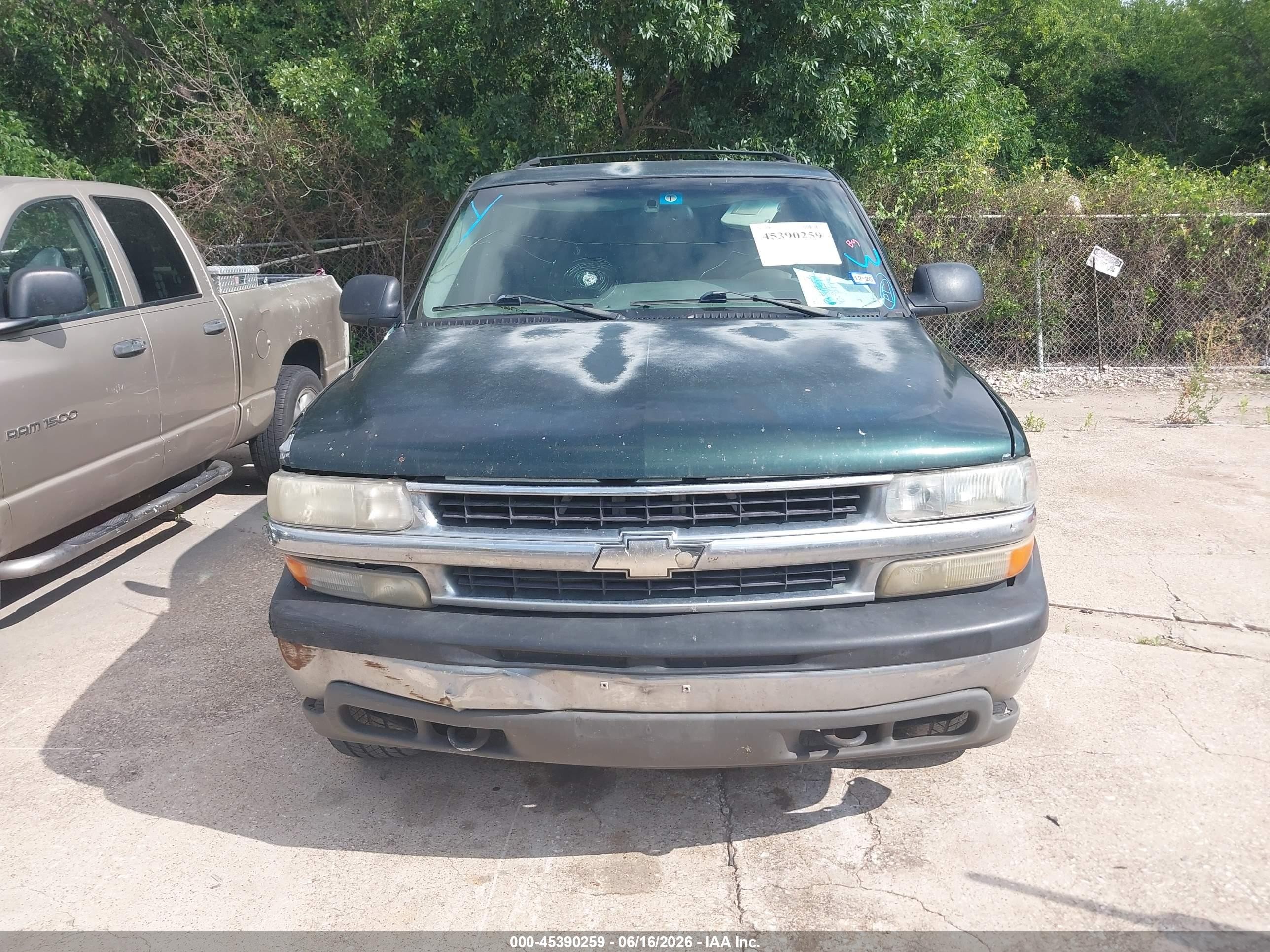 2002 Chevrolet Tahoe Ls Green vin: 1GNEC13Z52R168297