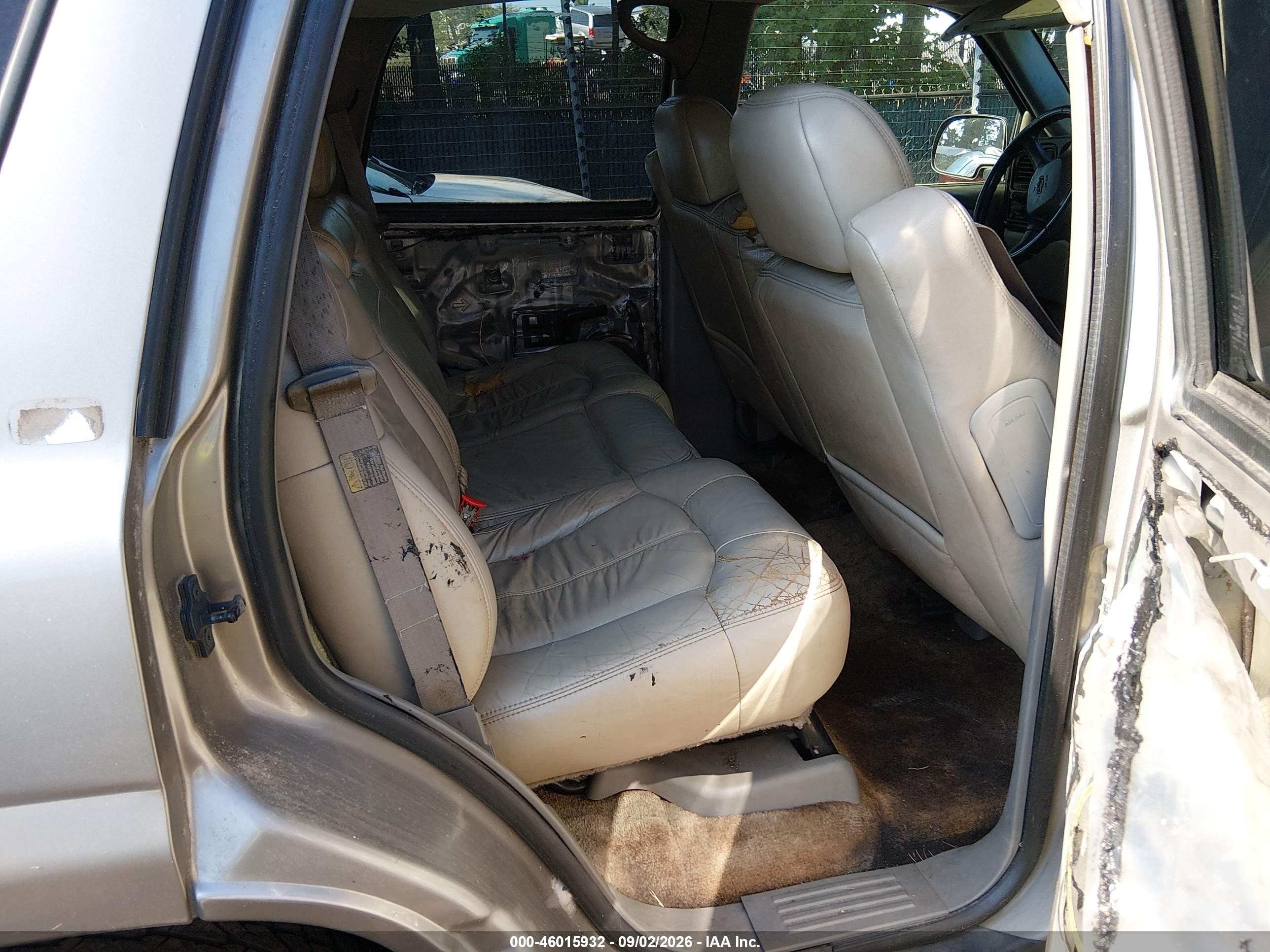 2002 Chevrolet Tahoe Lt Gold vin: 1GNEC13Z52R325973